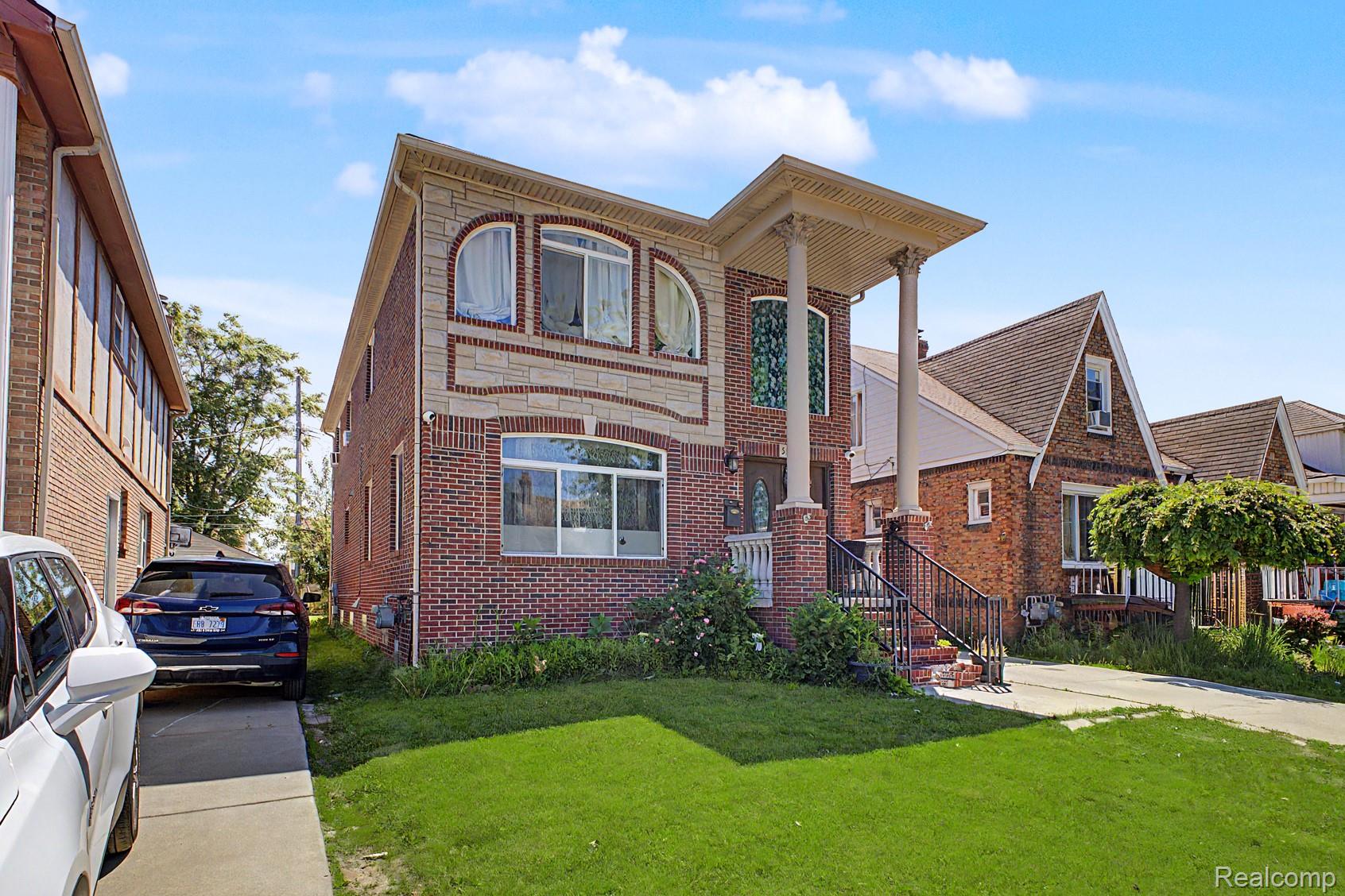 5524 Maple Street