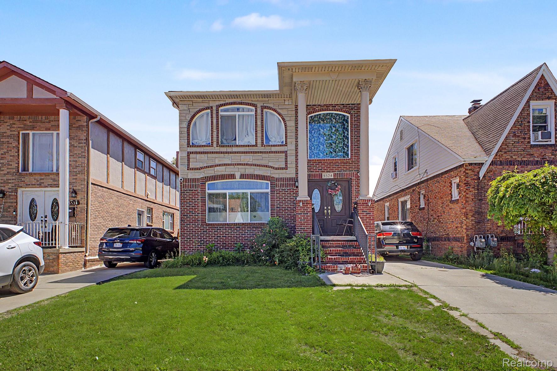 5524 Maple Street