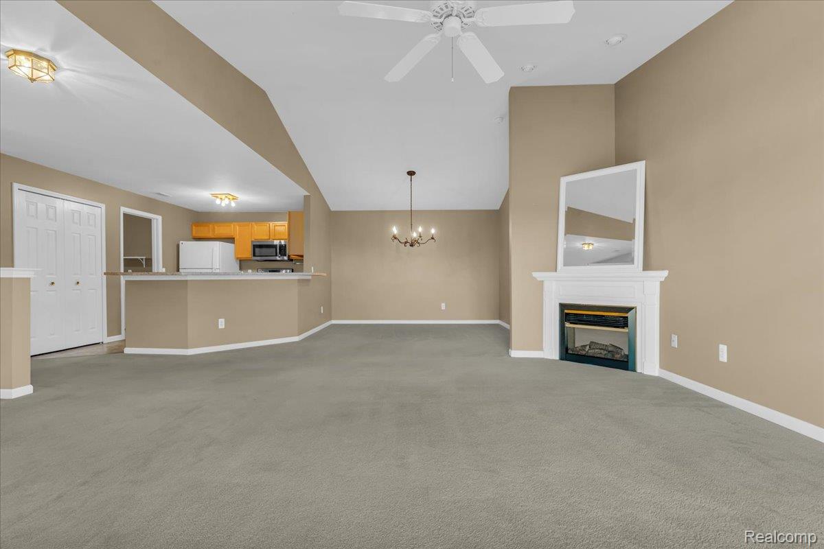 New Baltimore City, Michigan 48051, United States, 2 Bedrooms Bedrooms, ,2 BathroomsBathrooms,Residential,Active,237414