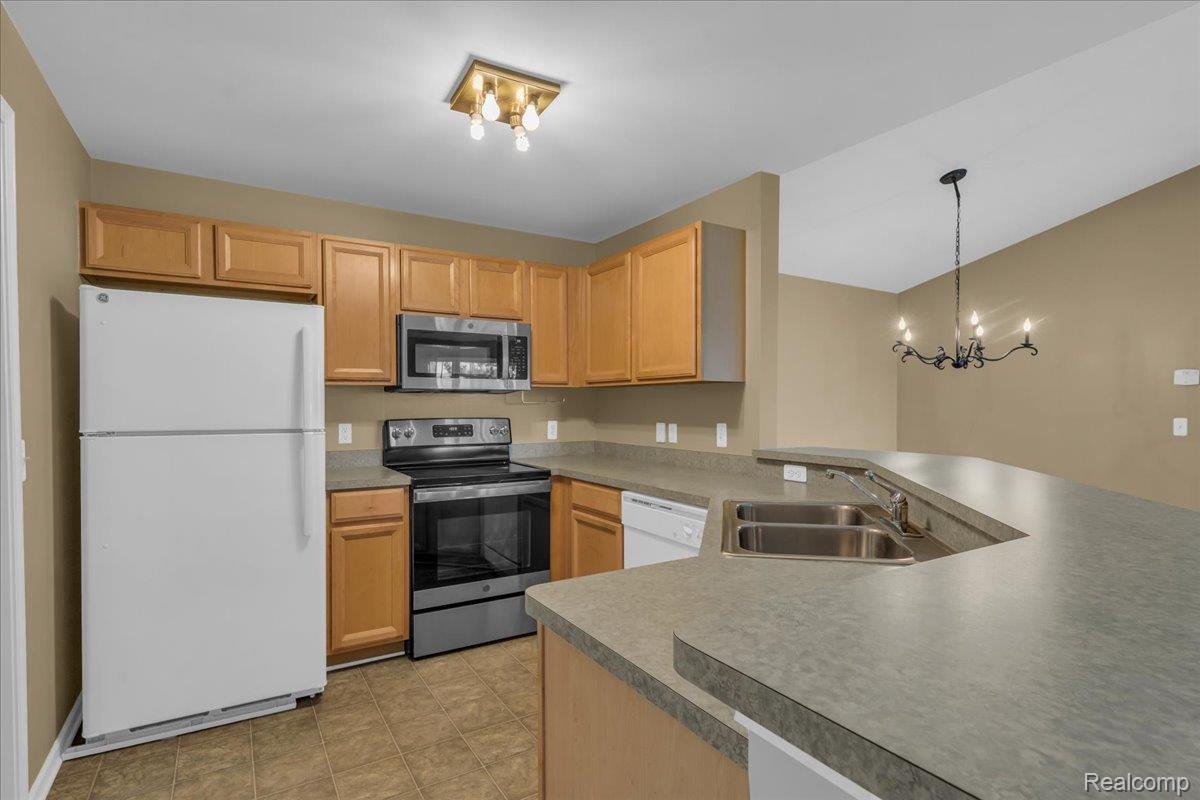 New Baltimore City, Michigan 48051, United States, 2 Bedrooms Bedrooms, ,2 BathroomsBathrooms,Residential,Active,237414