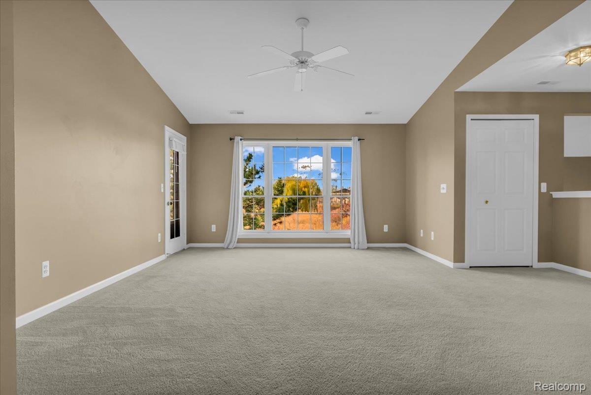 New Baltimore City, Michigan 48051, United States, 2 Bedrooms Bedrooms, ,2 BathroomsBathrooms,Residential,Active,237414