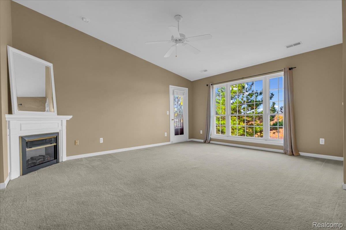 New Baltimore City, Michigan 48051, United States, 2 Bedrooms Bedrooms, ,2 BathroomsBathrooms,Residential,Active,237414