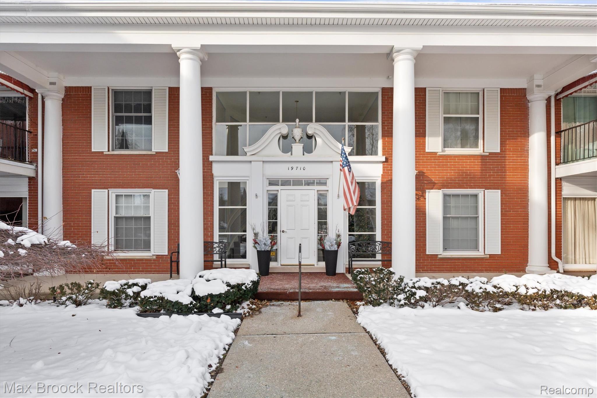 19710 W 13 Mile Road 210