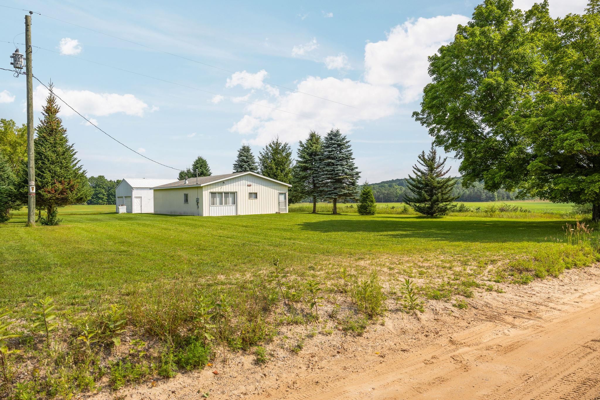 6726 S Snyder Road, SW