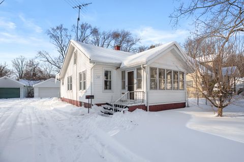 Photo of 705 Dayton Avenue, Kalamazoo Charter Township, MI 49048 (MLS # 66026003336)