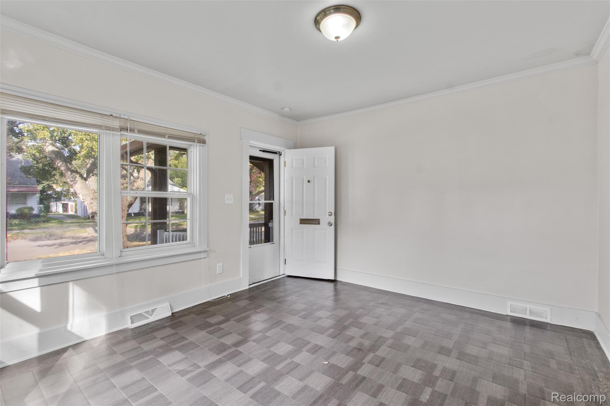 19264 Houghton Street