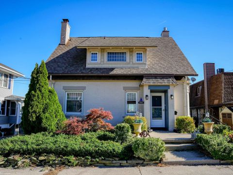 2724 Military Street Port Huron City MI 48060