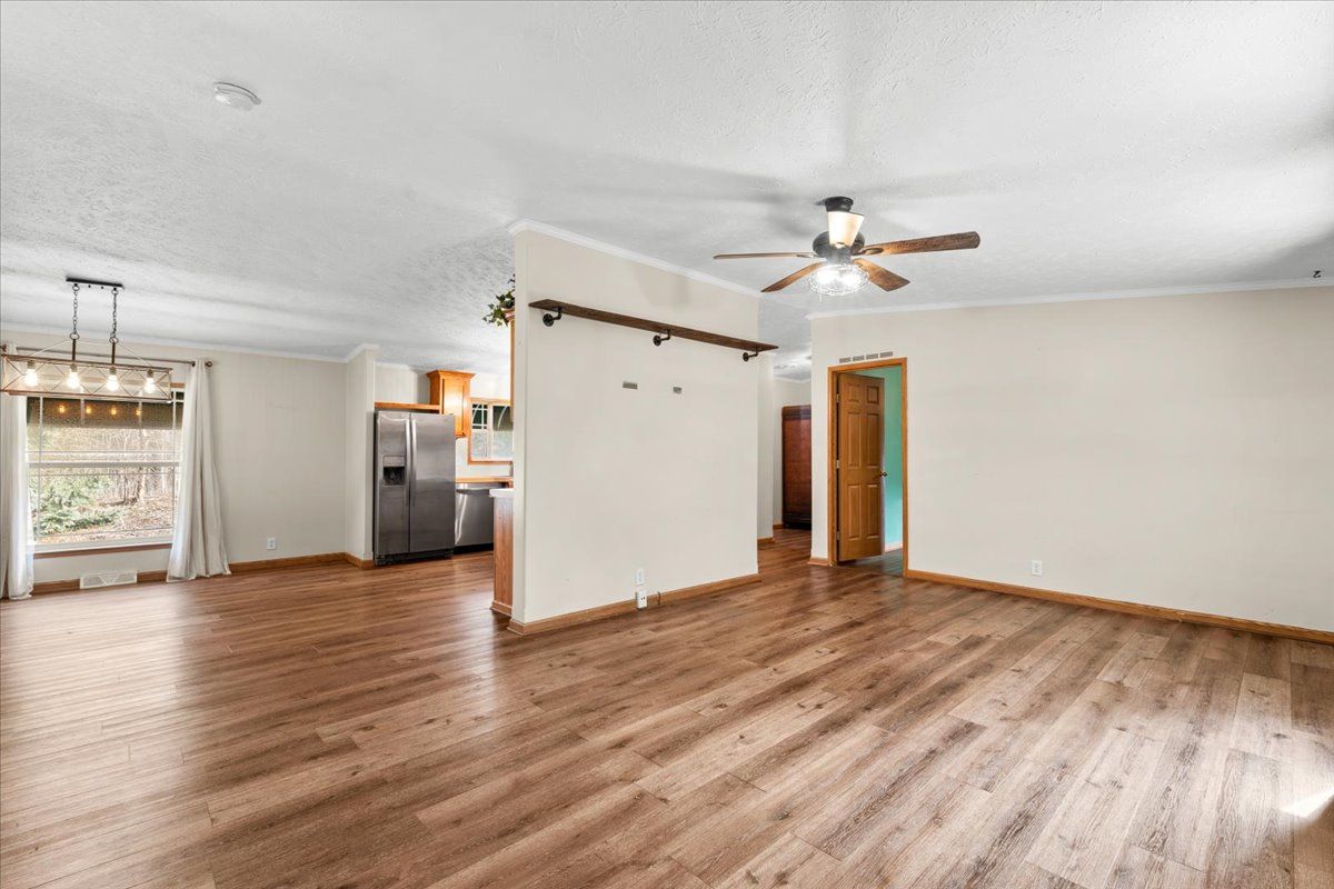 11018 WOODLAND RIDGE