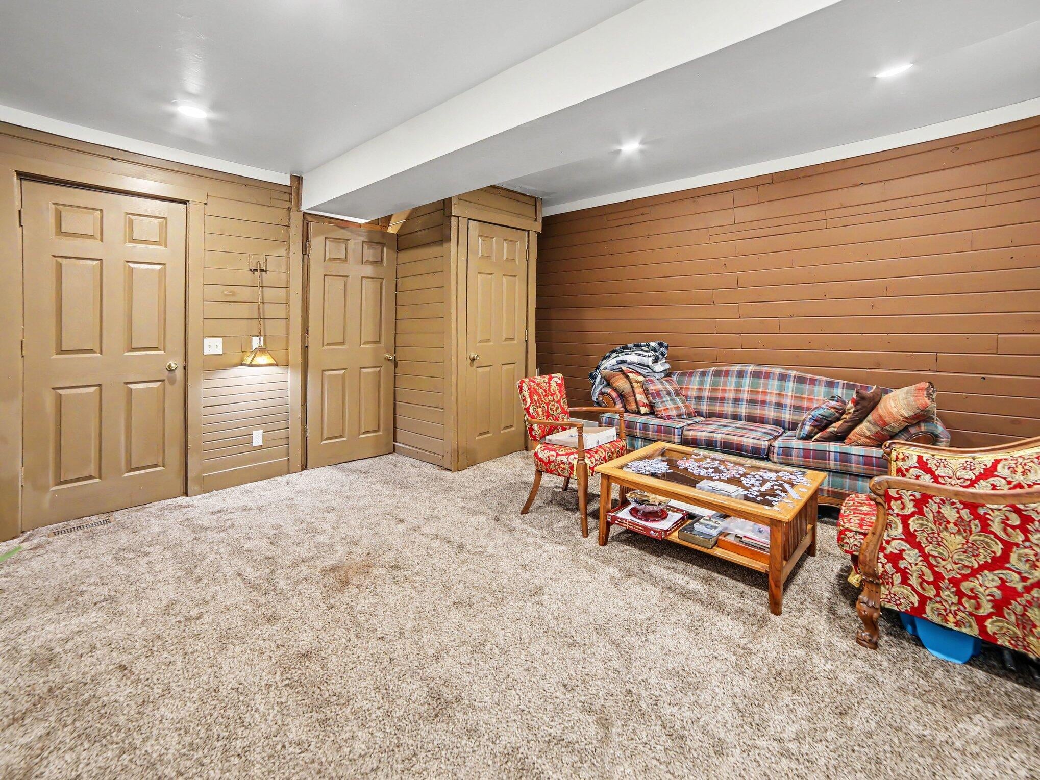 6859 Clover Road