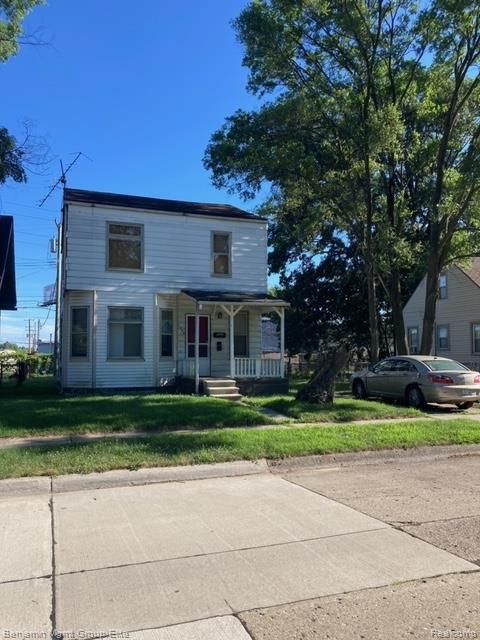 11358 E Rivard Avenue Warren City MI 48089