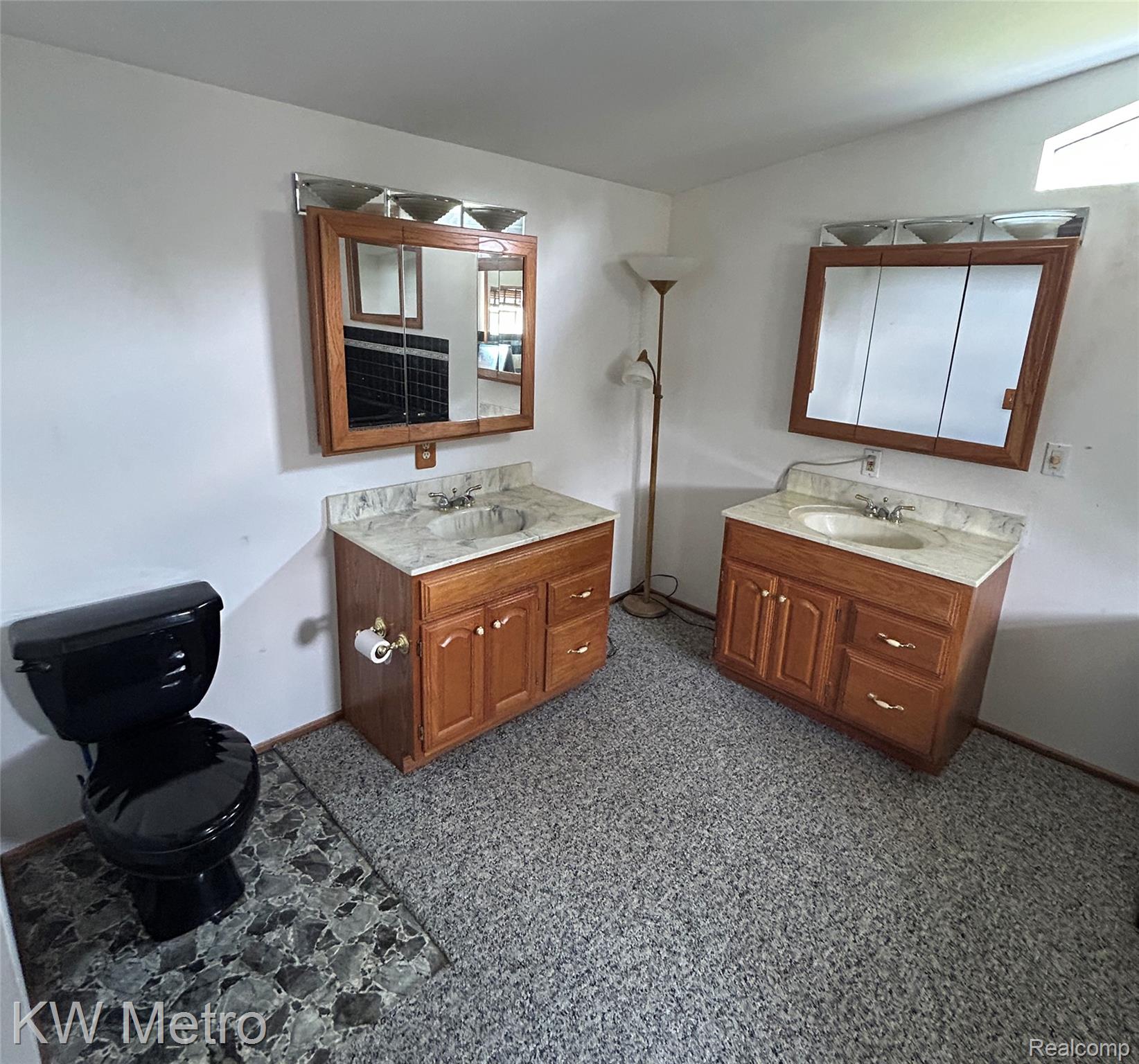 48582 Lakeview Circle