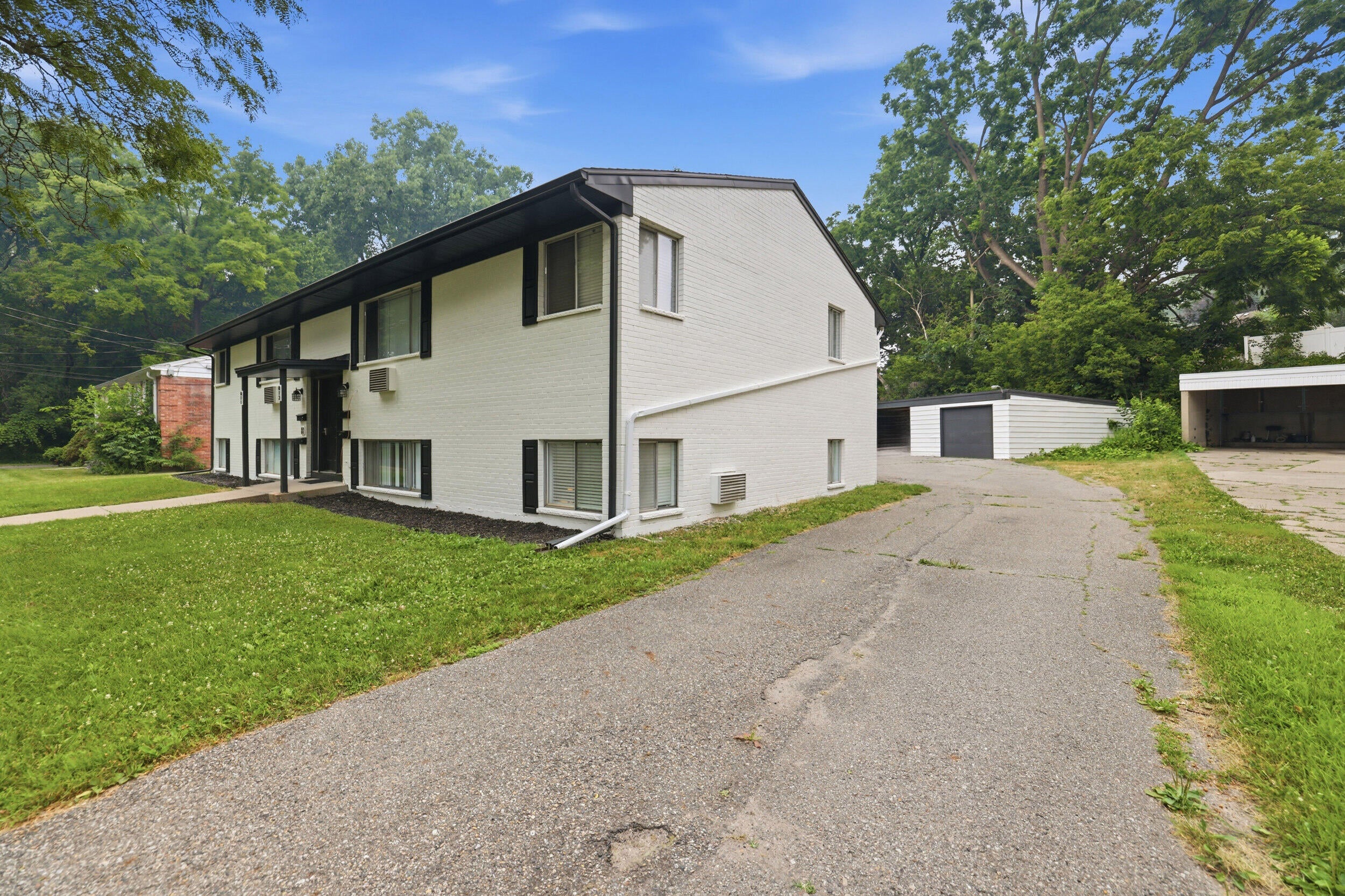 813 Carrier Creek Boulevard NE