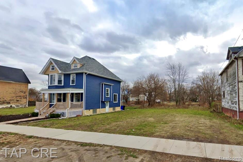 562 E Euclid Street