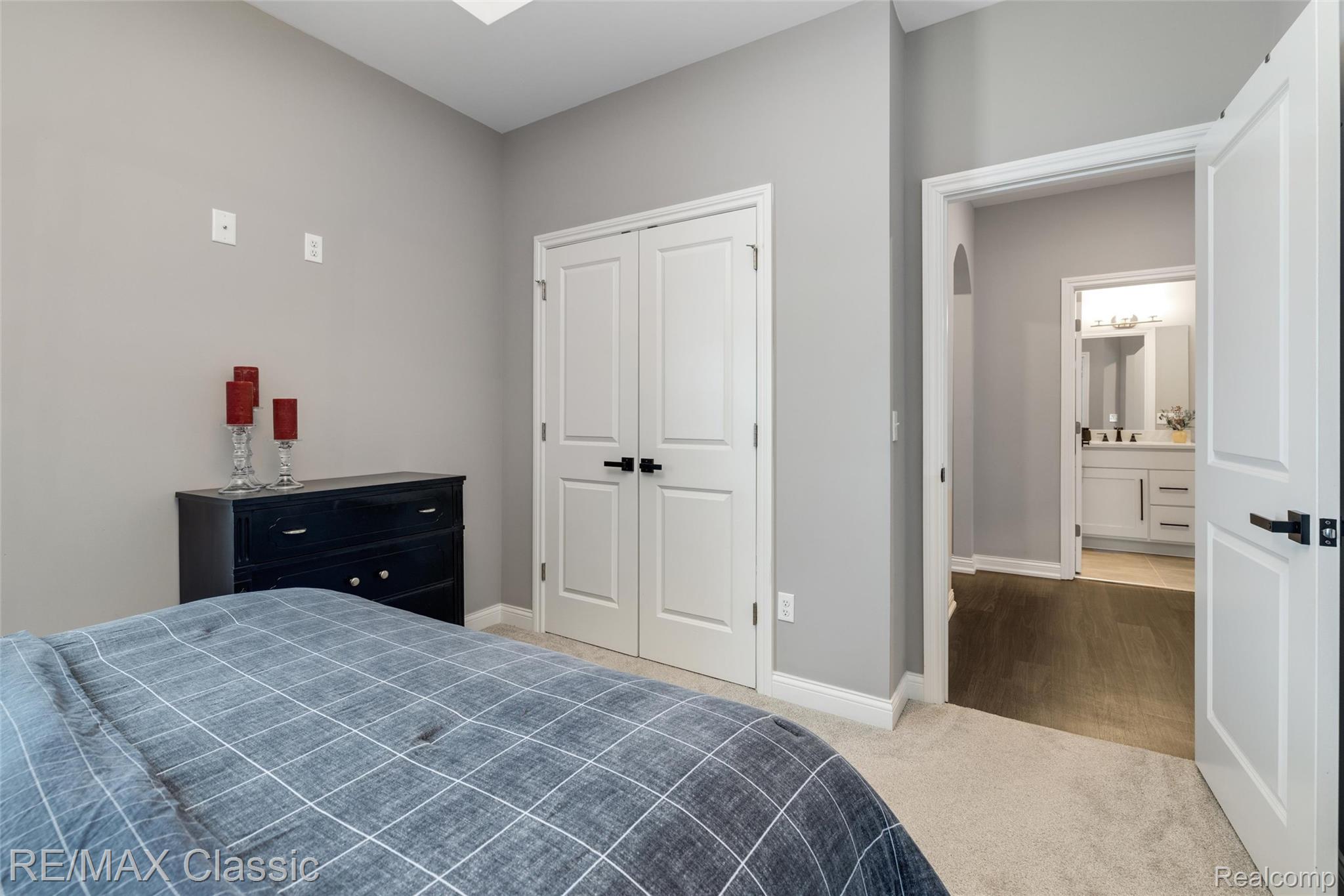 8047 Bridgestone Boulevard