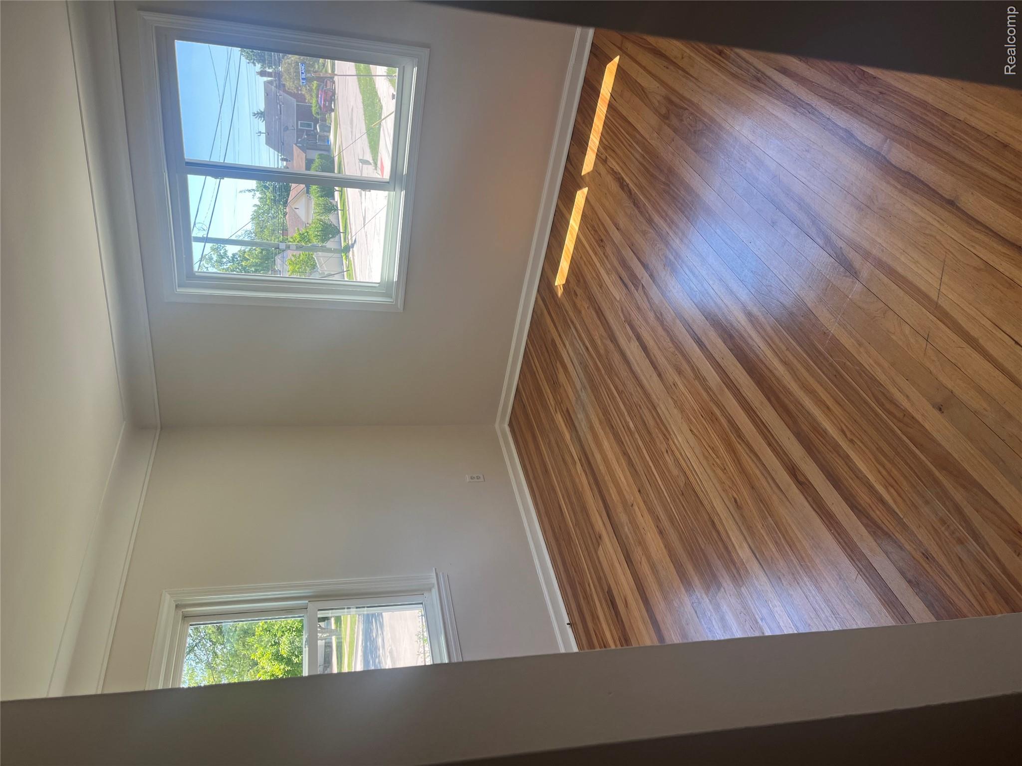 1004 Leblanc Street