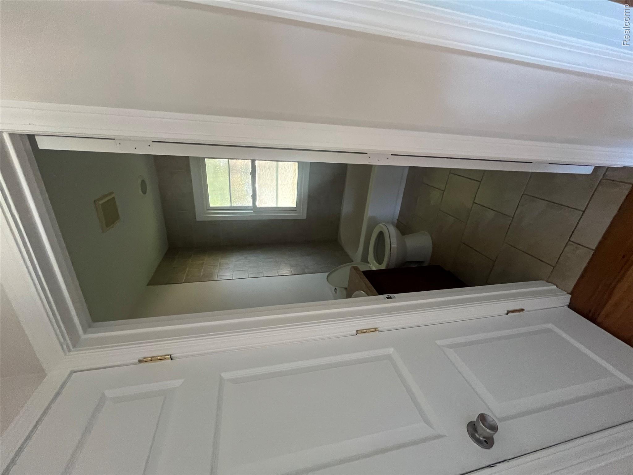 1004 Leblanc Street