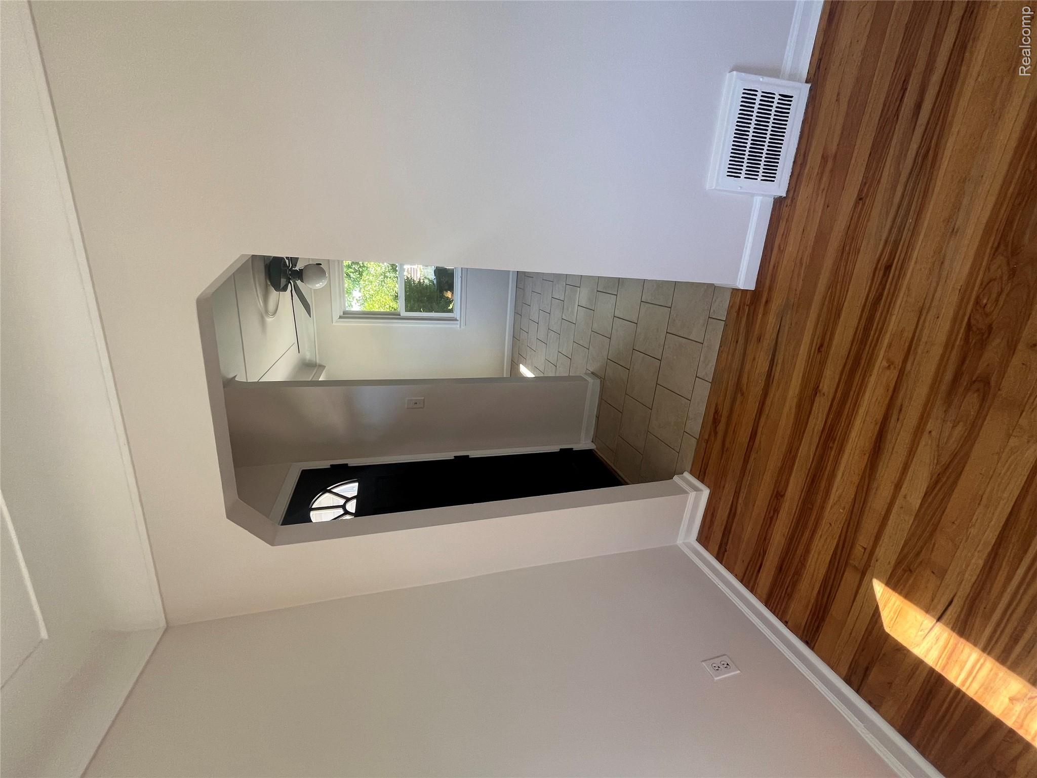 1004 Leblanc Street