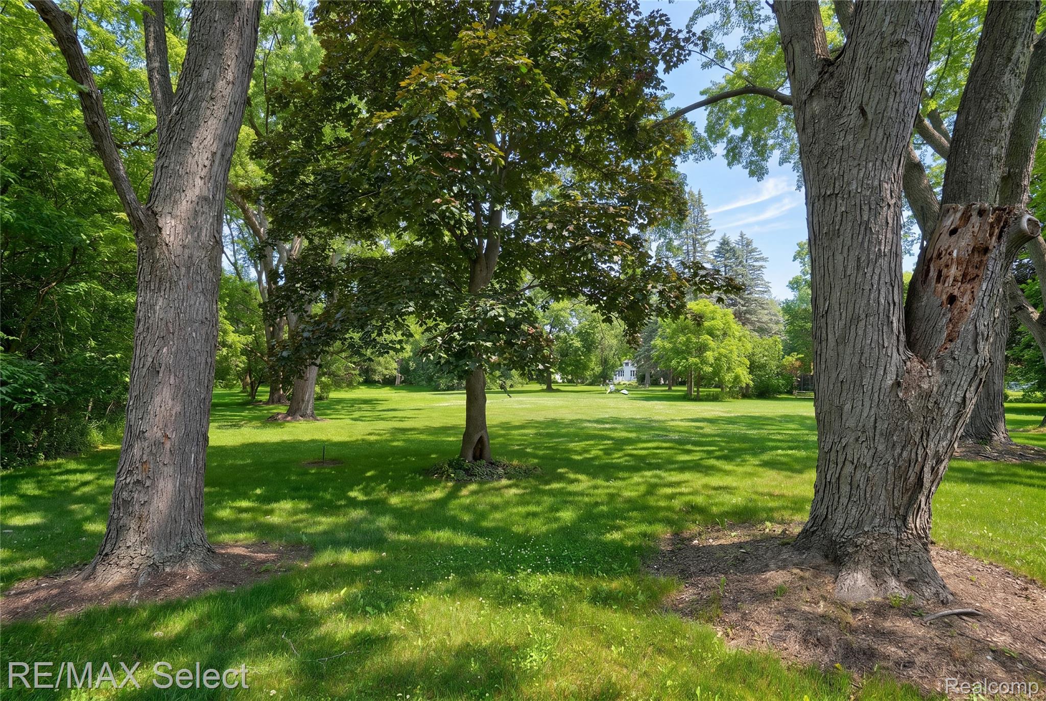3323 E Carpenter Road