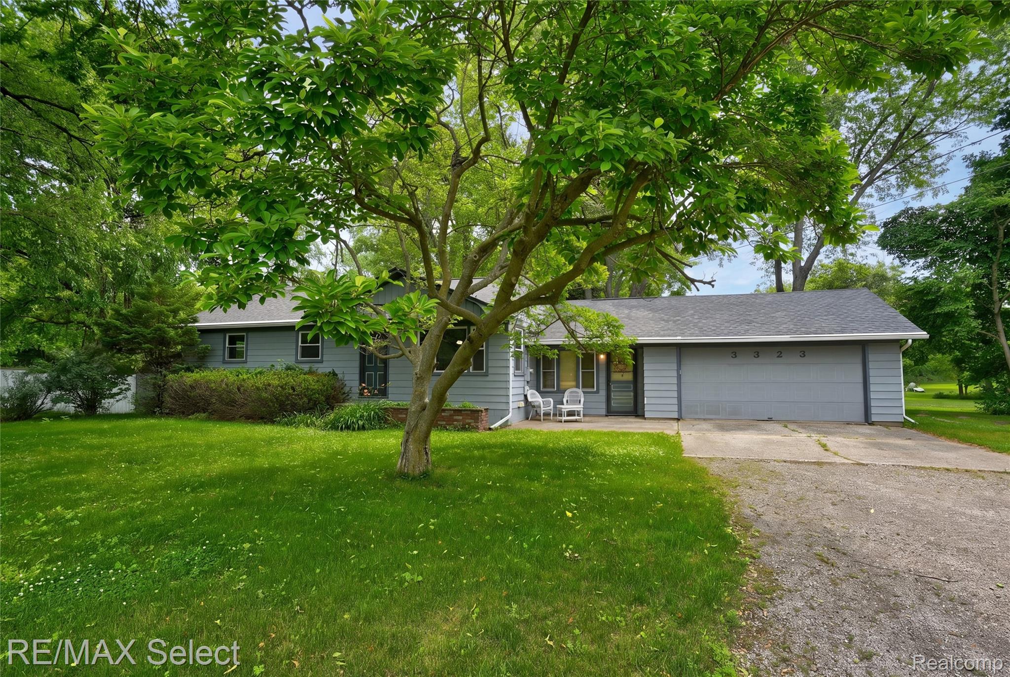3323 E Carpenter Road