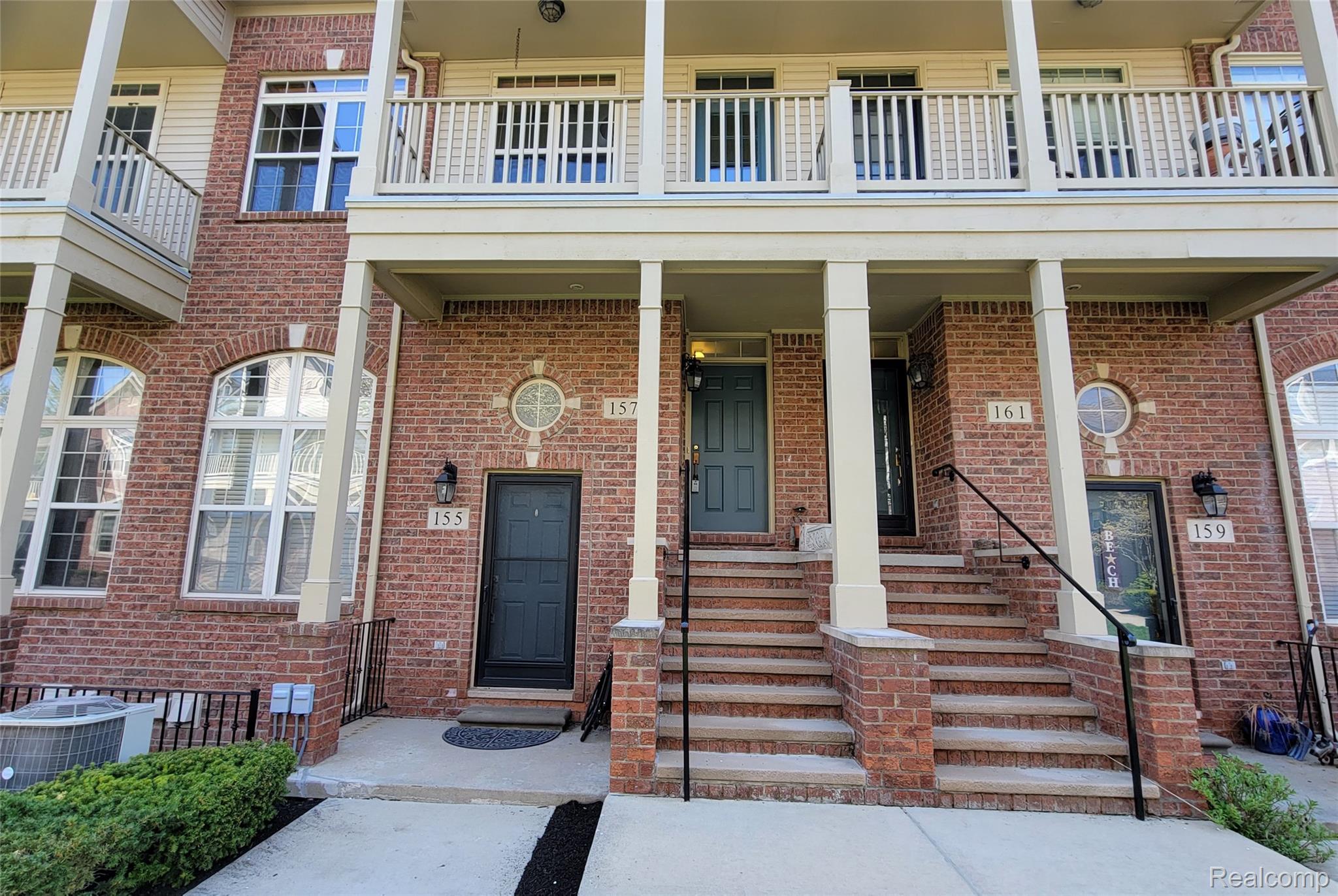 157 E BAY Drive