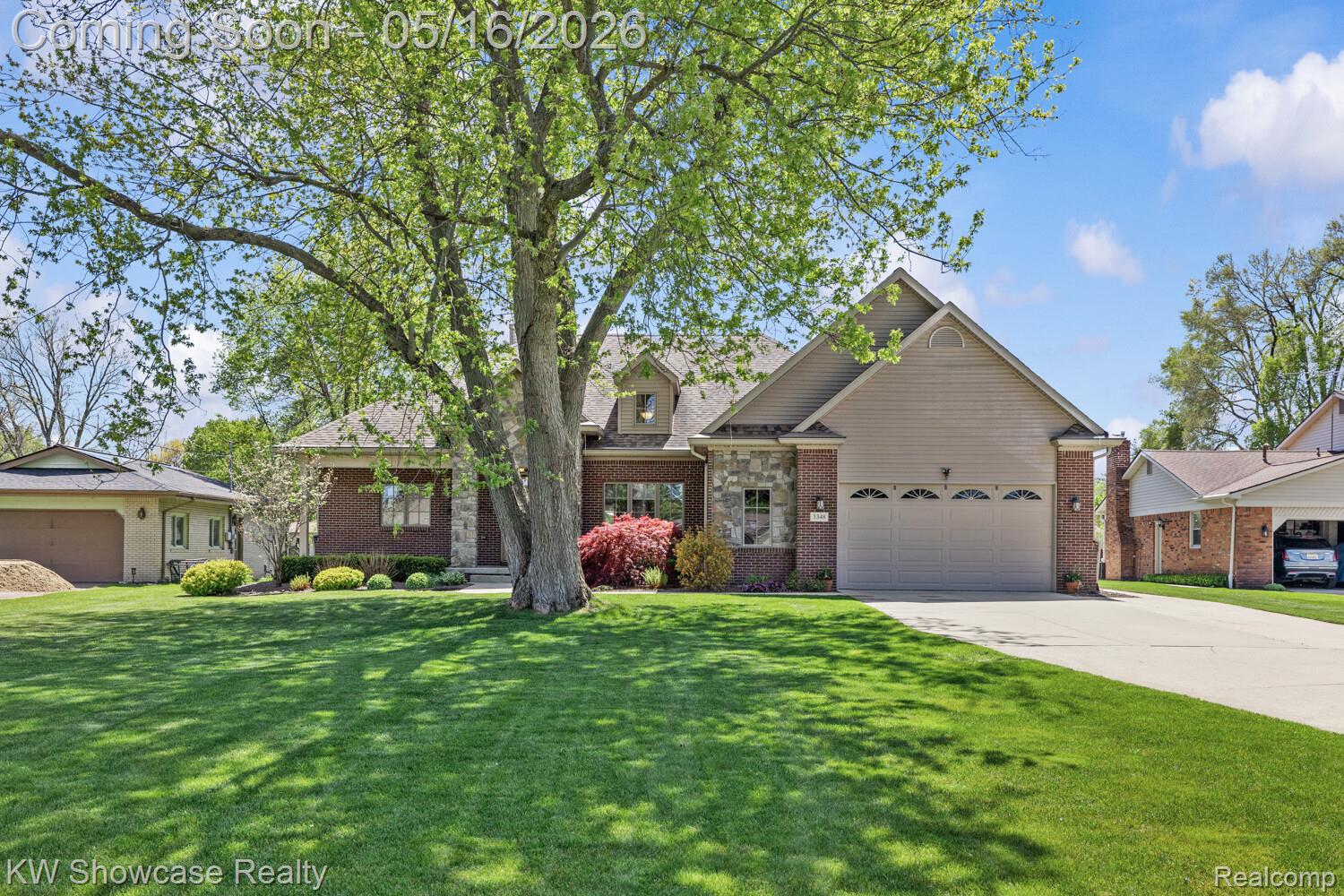 3348 Kingsway Drive