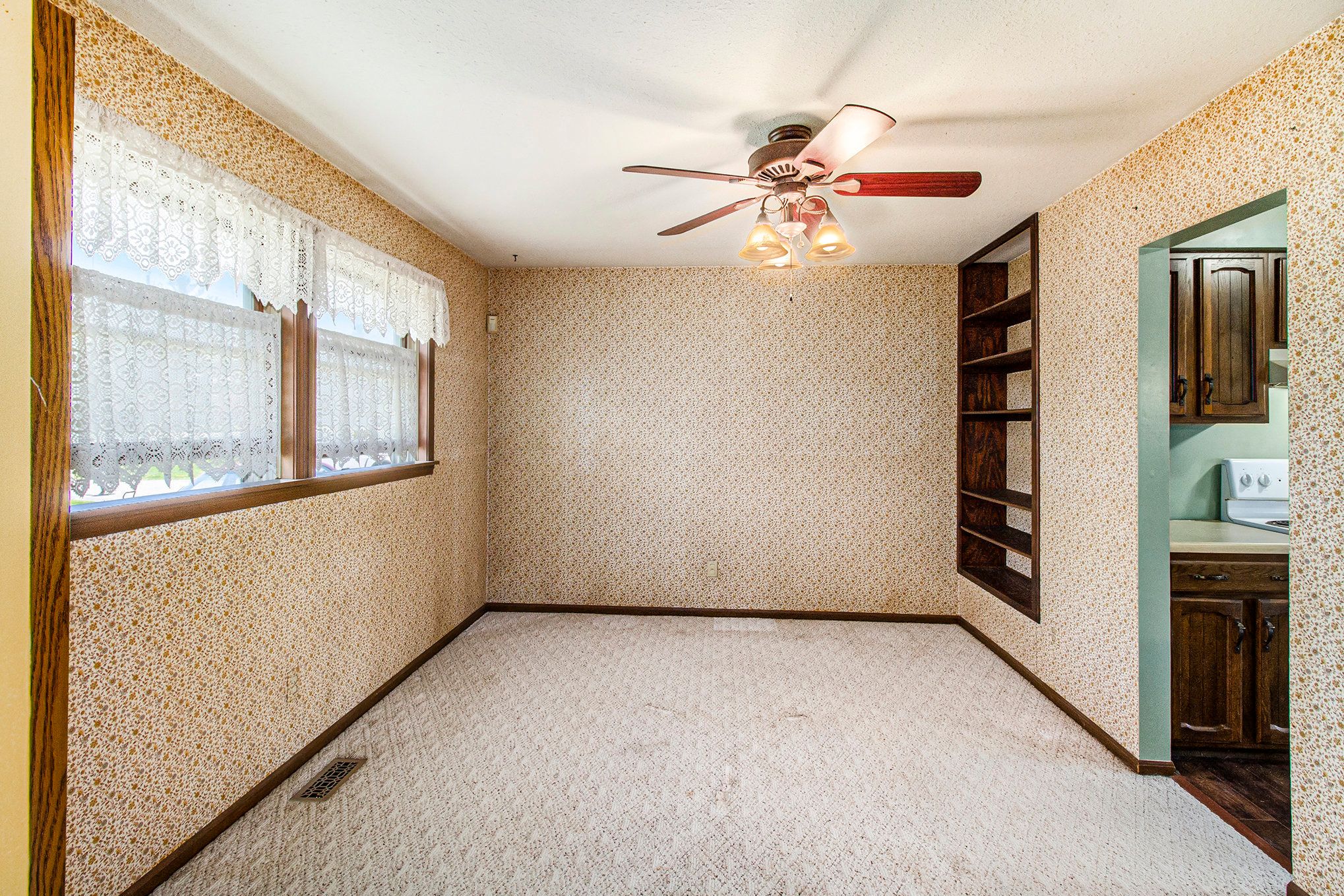 1148 W COOK Road