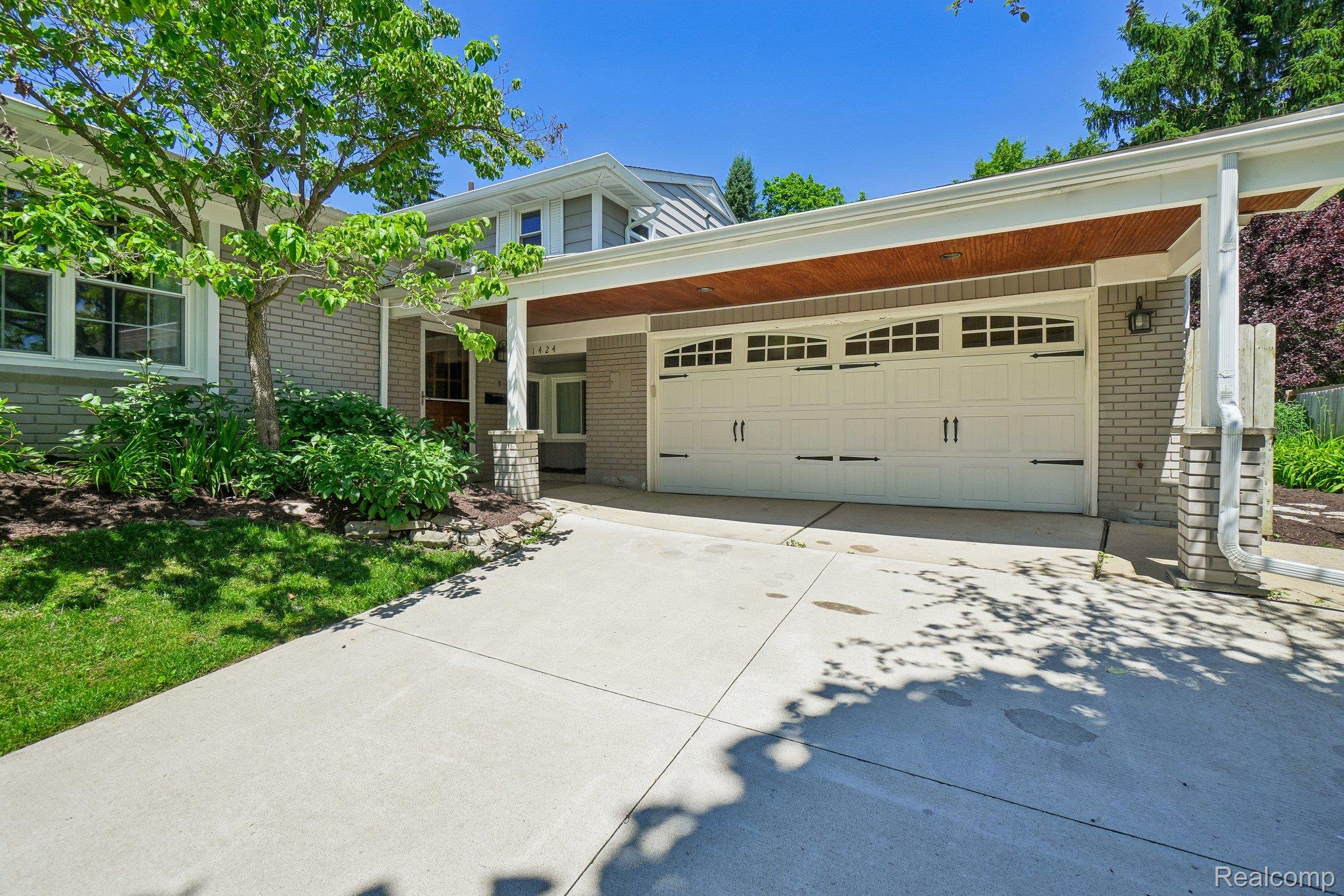 1424 Fairway Drive