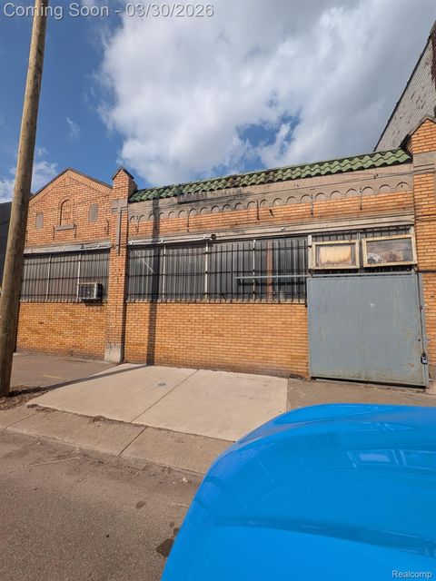 10516 W. Chicago Detroit City MI 48228