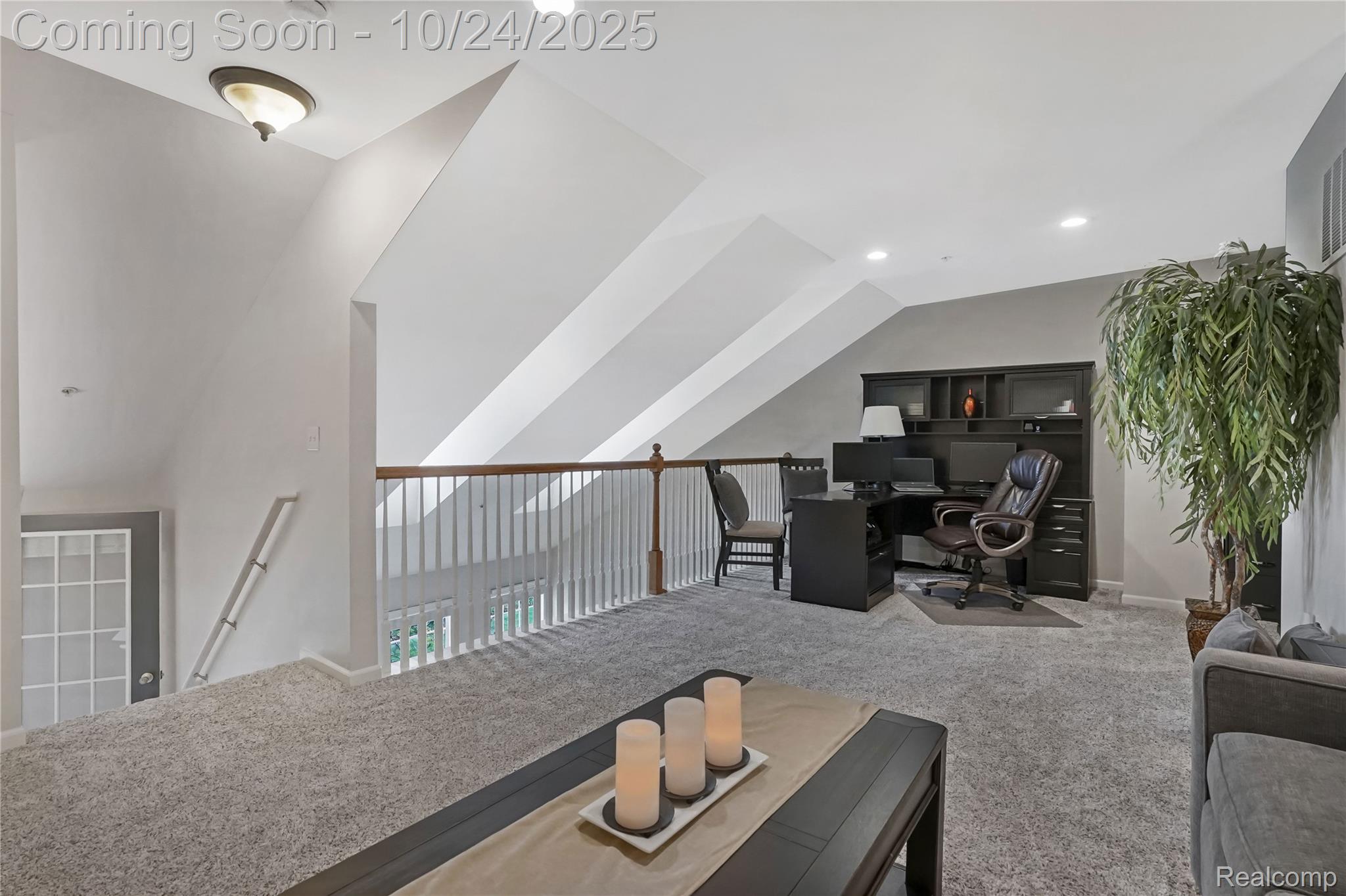 Troy City, Michigan 48083, United States, 2 Bedrooms Bedrooms, ,2 BathroomsBathrooms,Residential,Coming Soon,231270