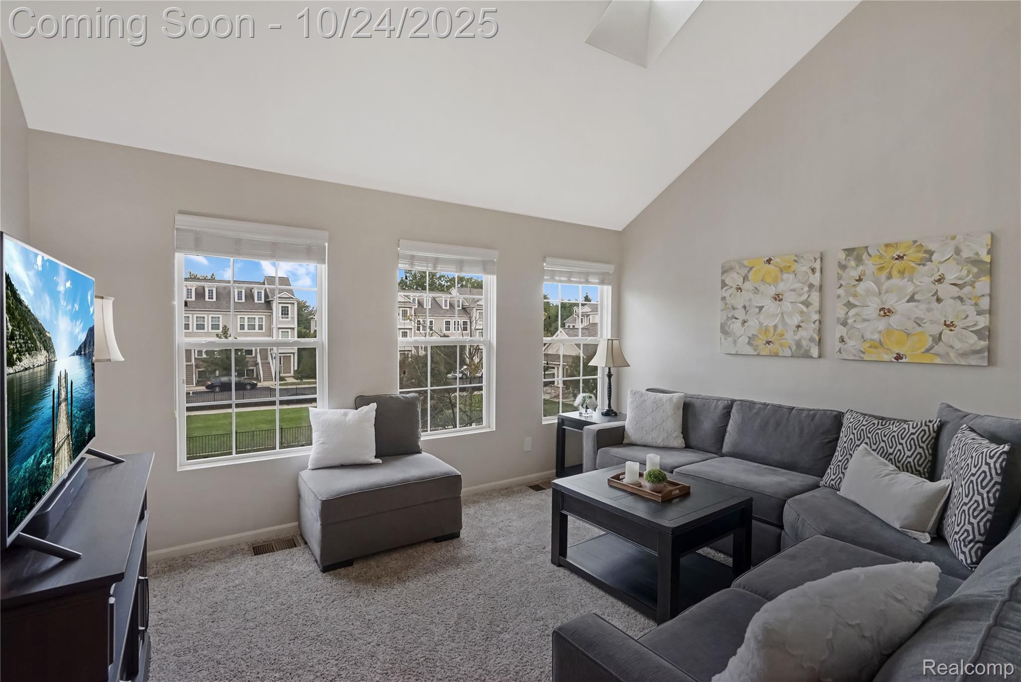 Troy City, Michigan 48083, United States, 2 Bedrooms Bedrooms, ,2 BathroomsBathrooms,Residential,Coming Soon,231270