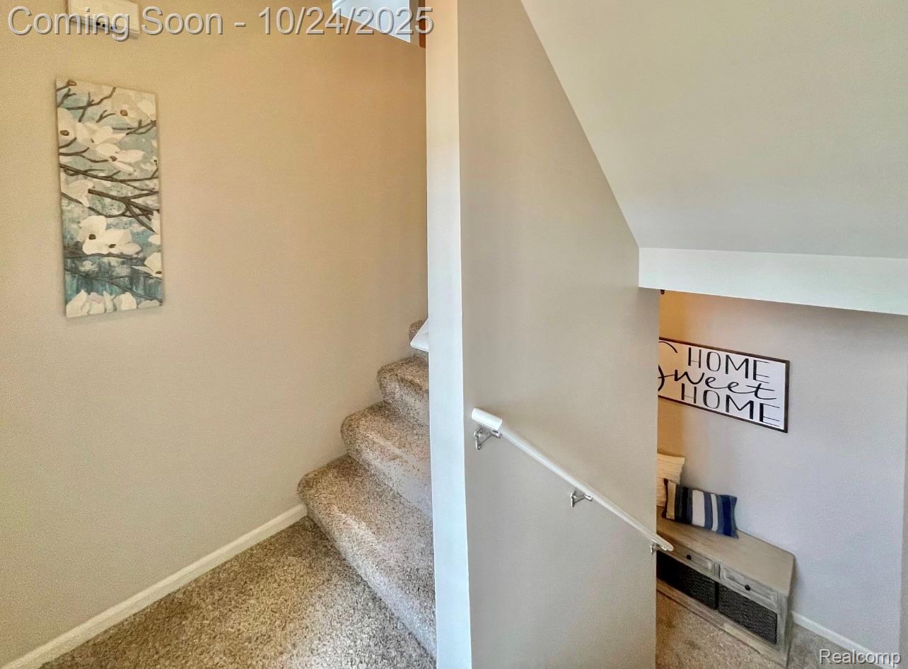 Troy City, Michigan 48083, United States, 2 Bedrooms Bedrooms, ,2 BathroomsBathrooms,Residential,Coming Soon,231270