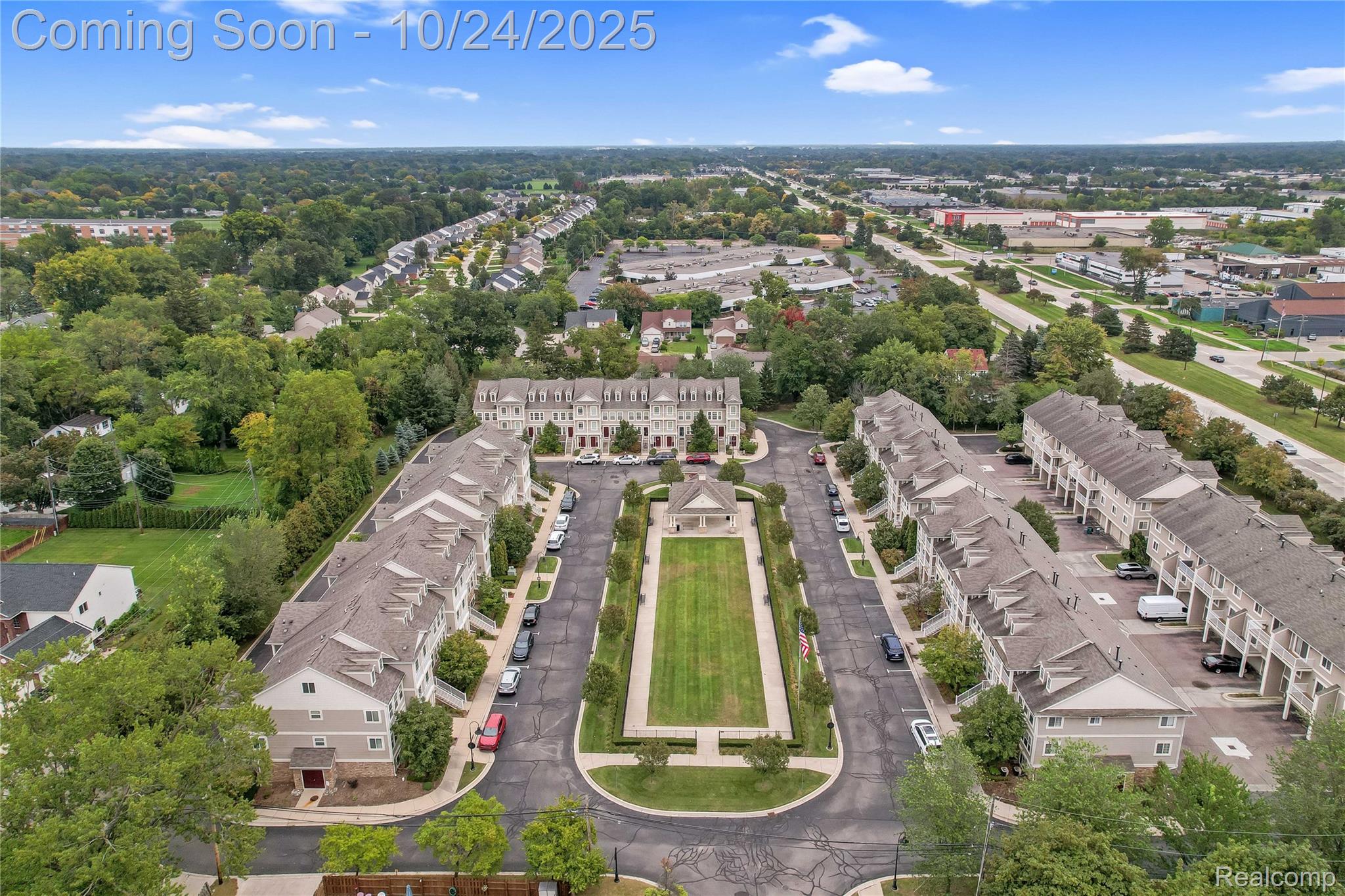Troy City, Michigan 48083, United States, 2 Bedrooms Bedrooms, ,2 BathroomsBathrooms,Residential,Coming Soon,231270