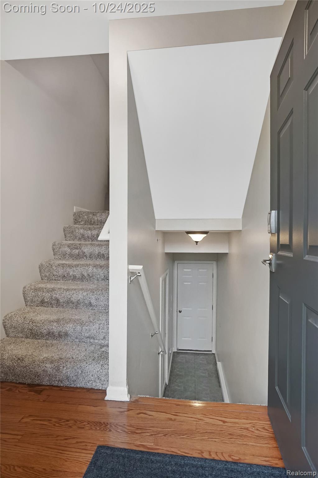 Troy City, Michigan 48083, United States, 2 Bedrooms Bedrooms, ,2 BathroomsBathrooms,Residential,Coming Soon,231270