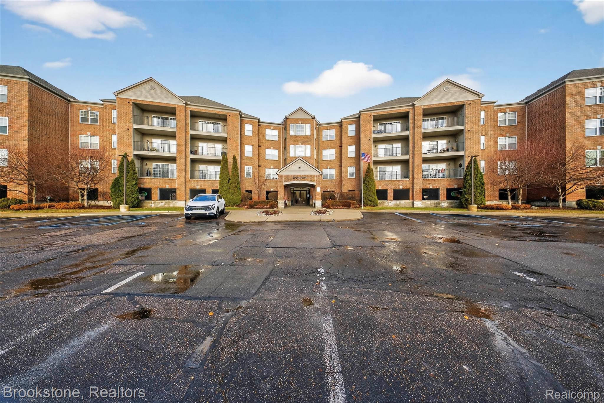 2112 Country Club Drive