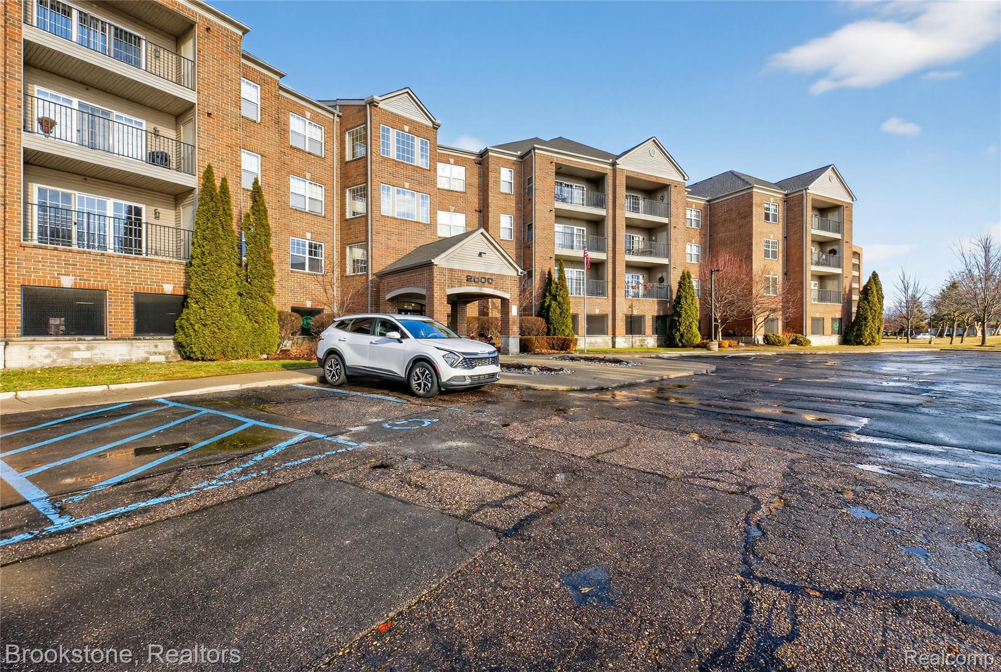 2112 Country Club Drive