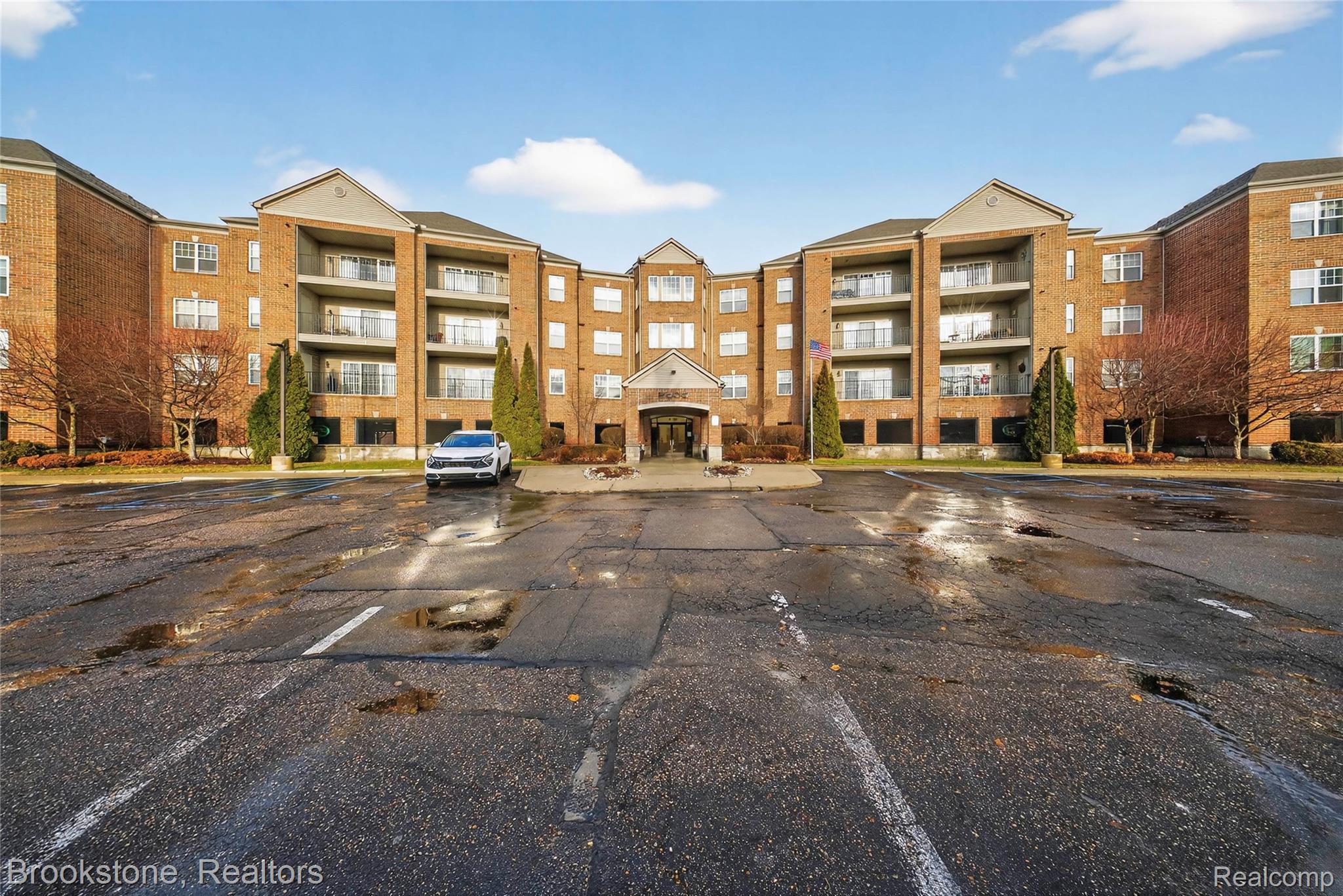 2112 Country Club Drive