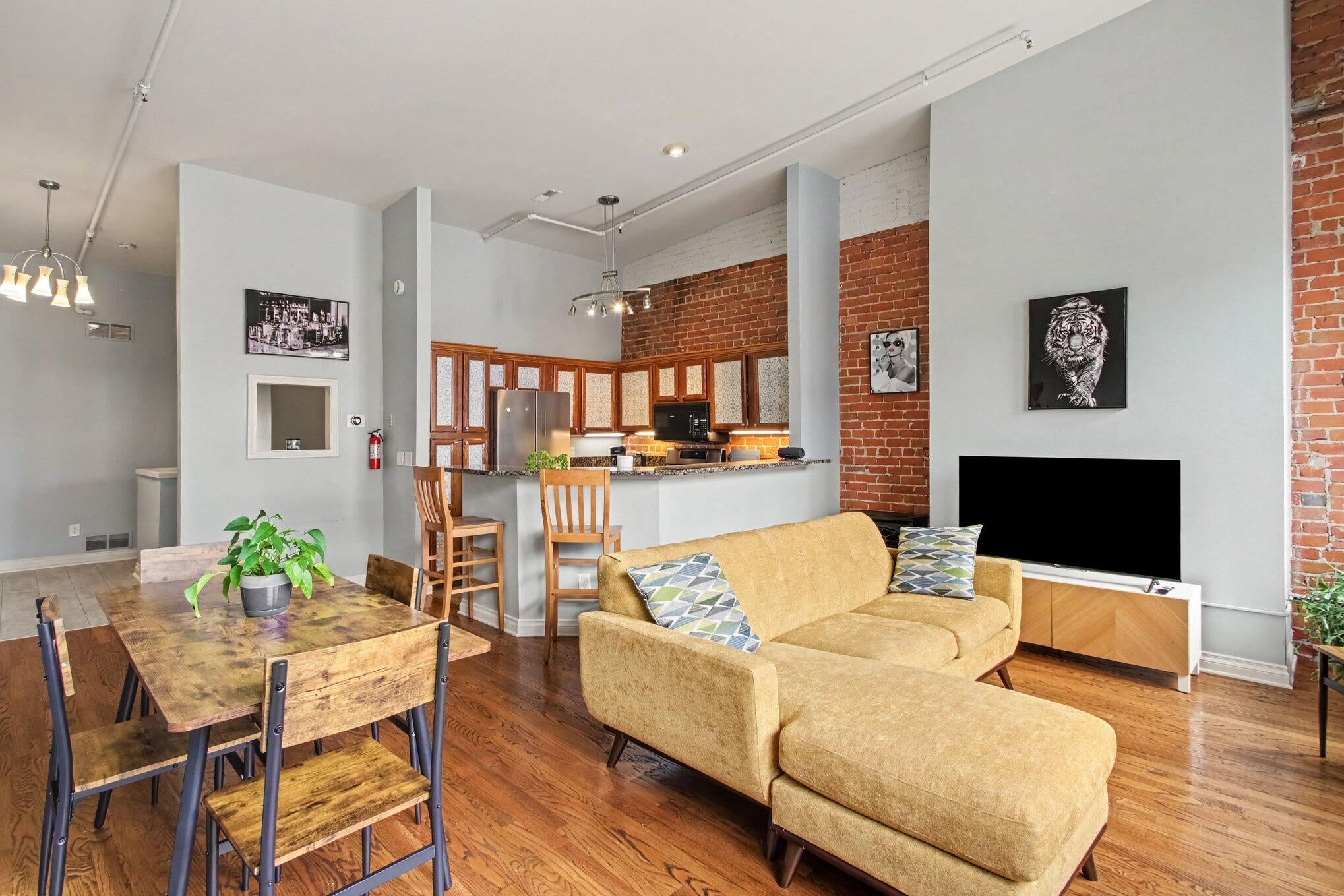 120 W Washington Street I