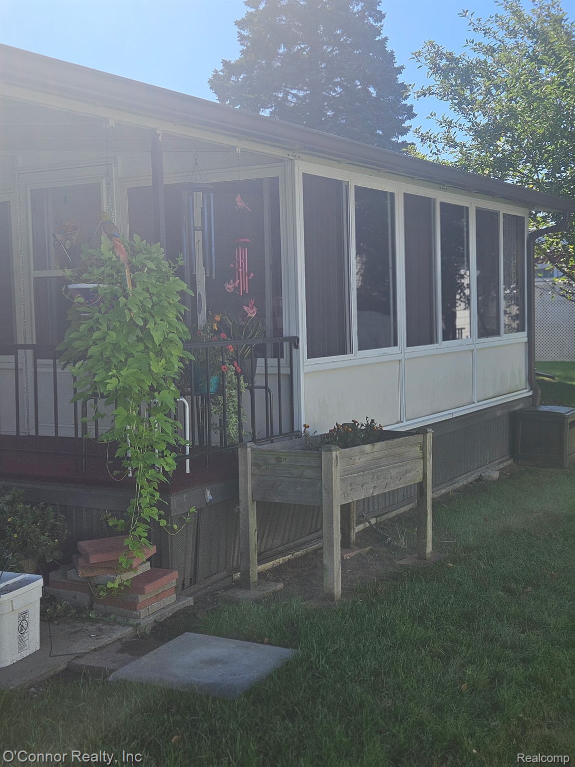 3333 Ravenswood 52