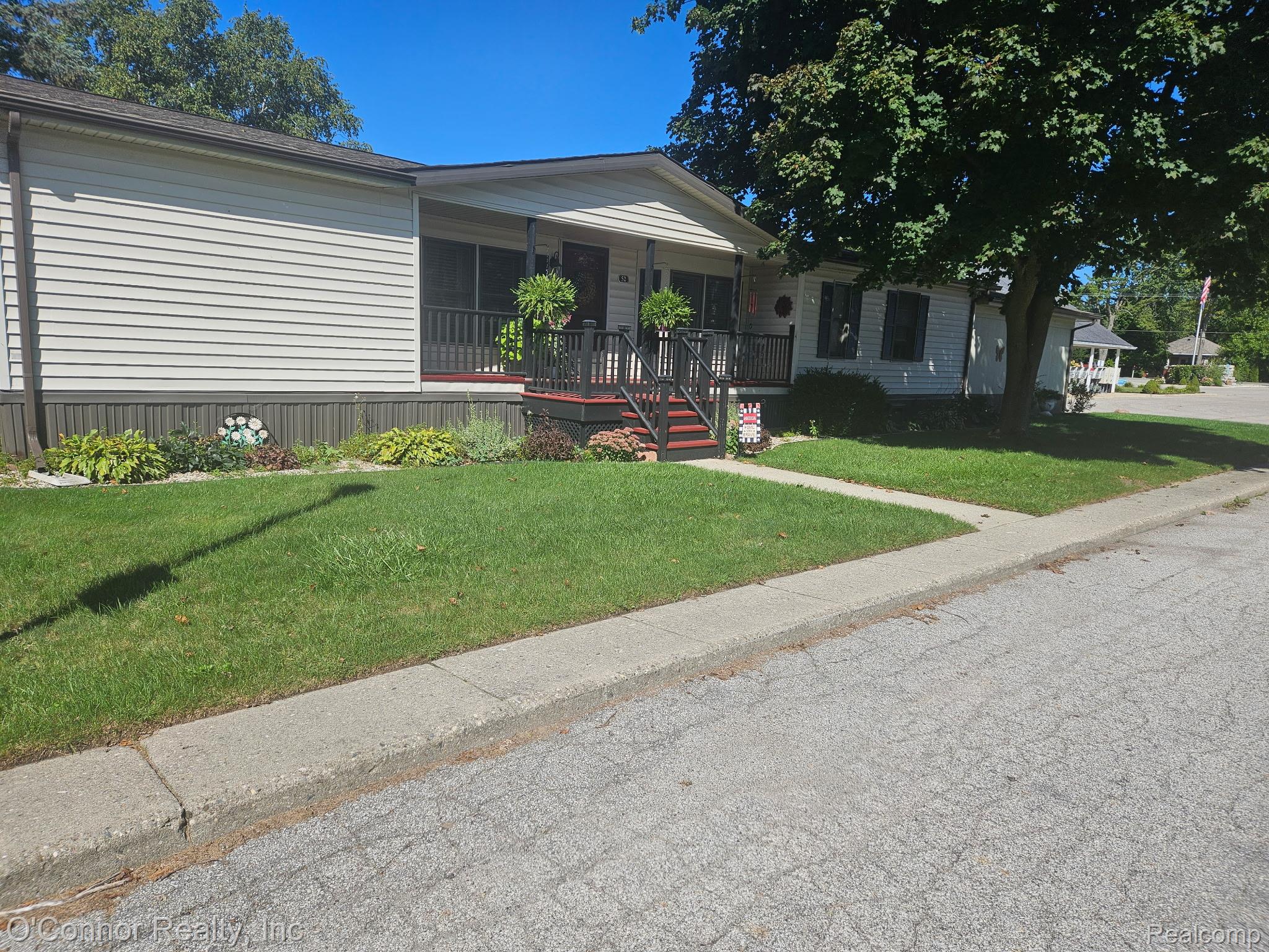 3333 Ravenswood 52
