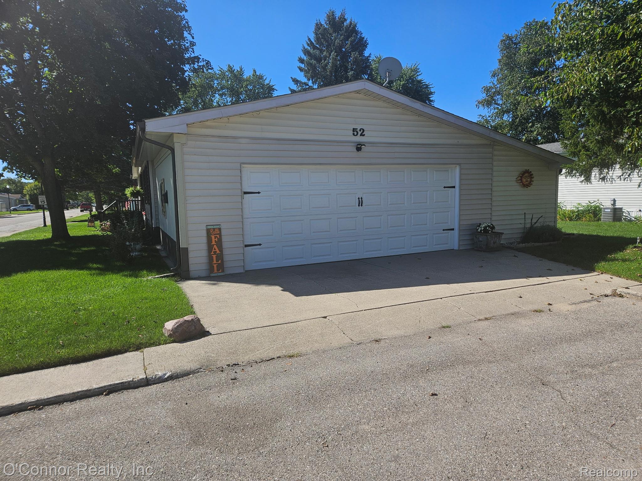 3333 Ravenswood 52