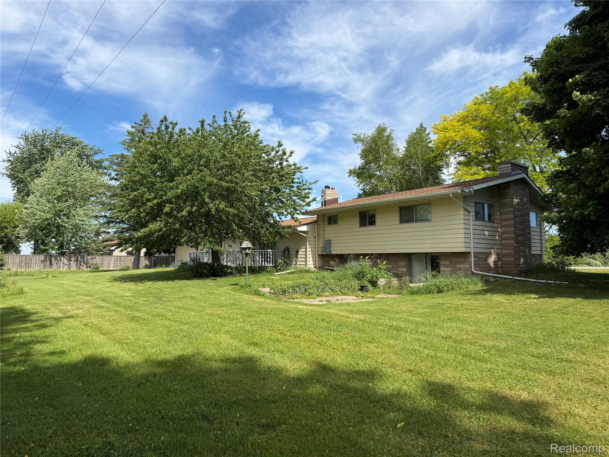 8886 Burnside Road