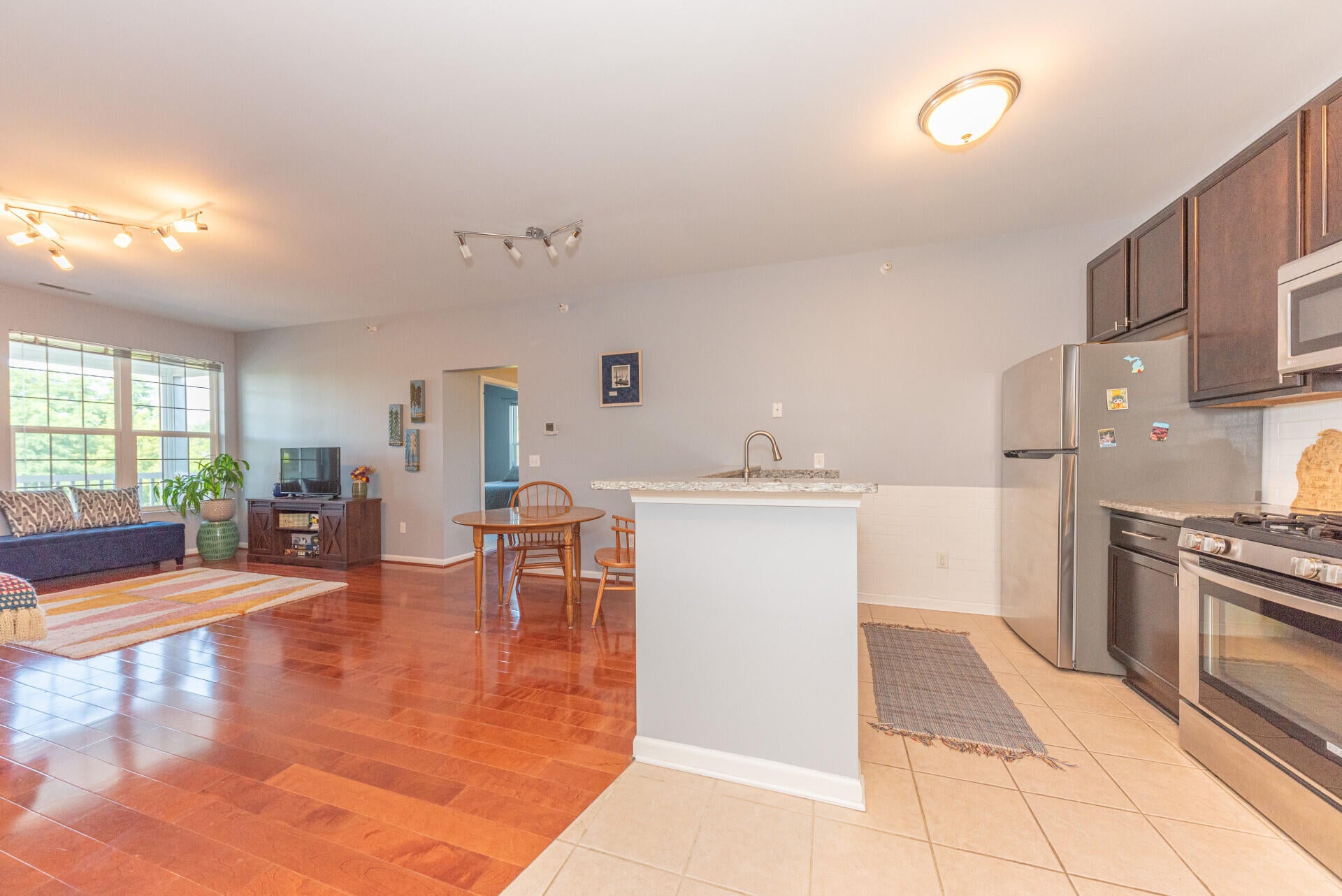 1042 W Summerfield Glen Circle