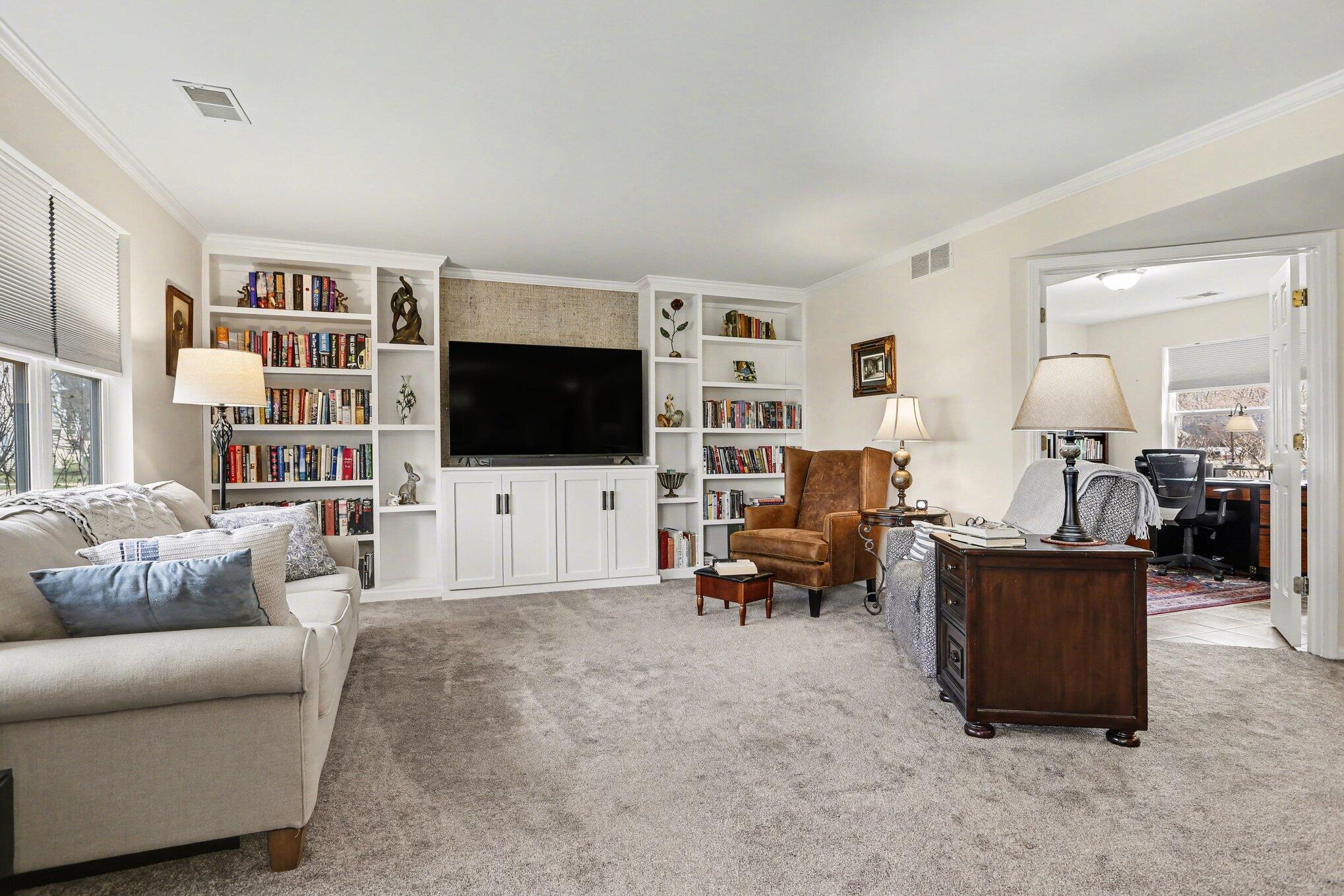 716 Cobblestone Way