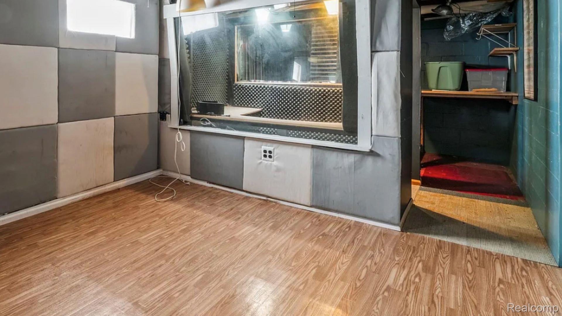 6652 Rockdale Street