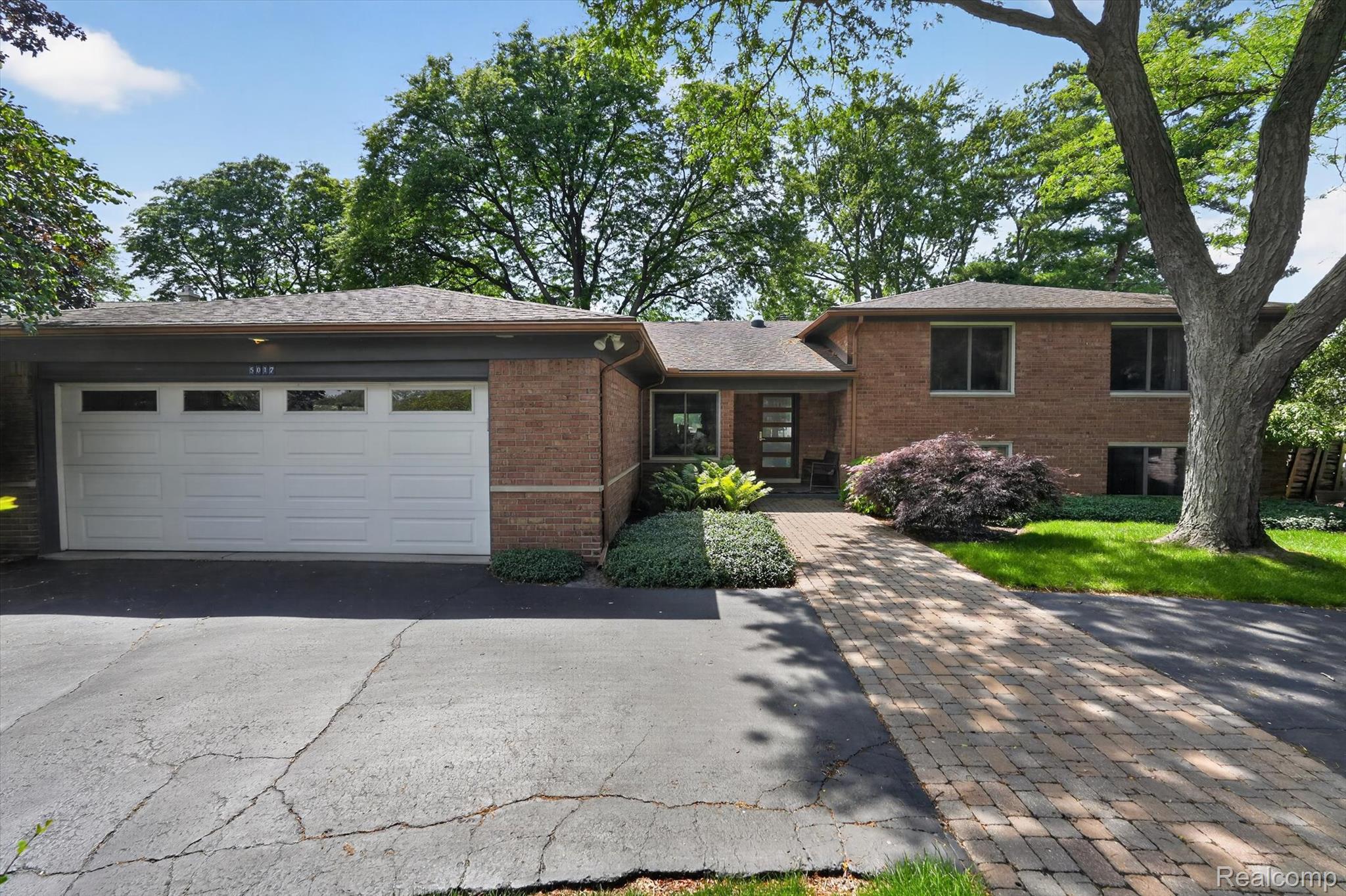 5017 Surfwood Drive