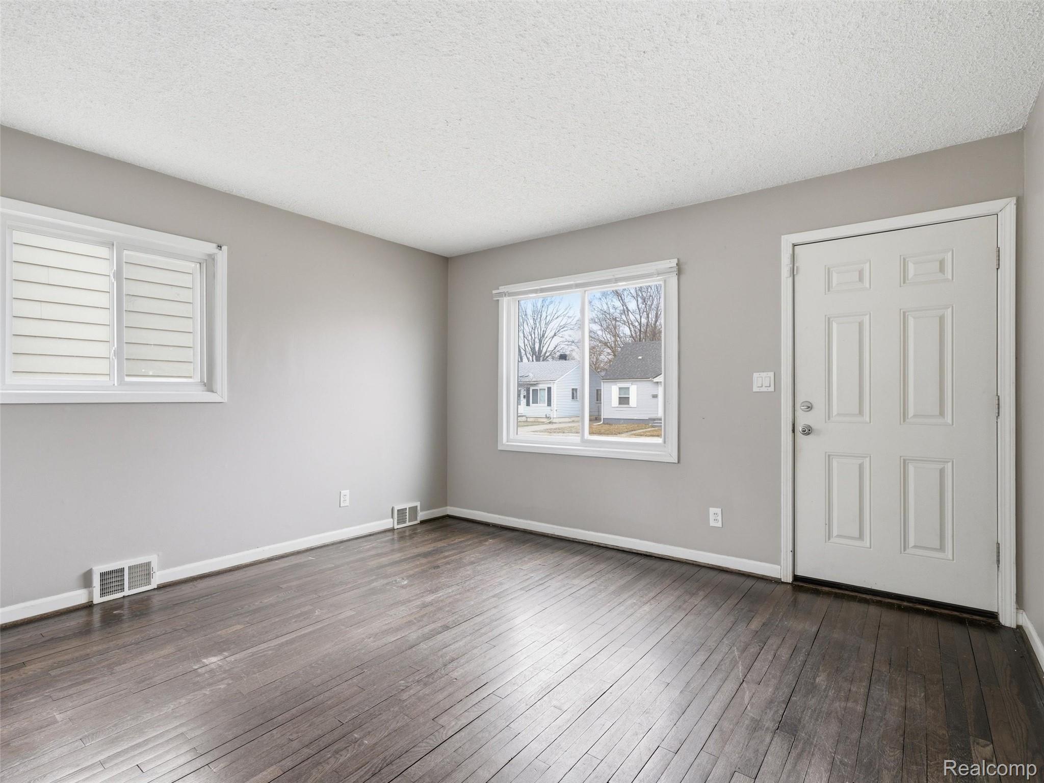 12832 Sherman Avenue