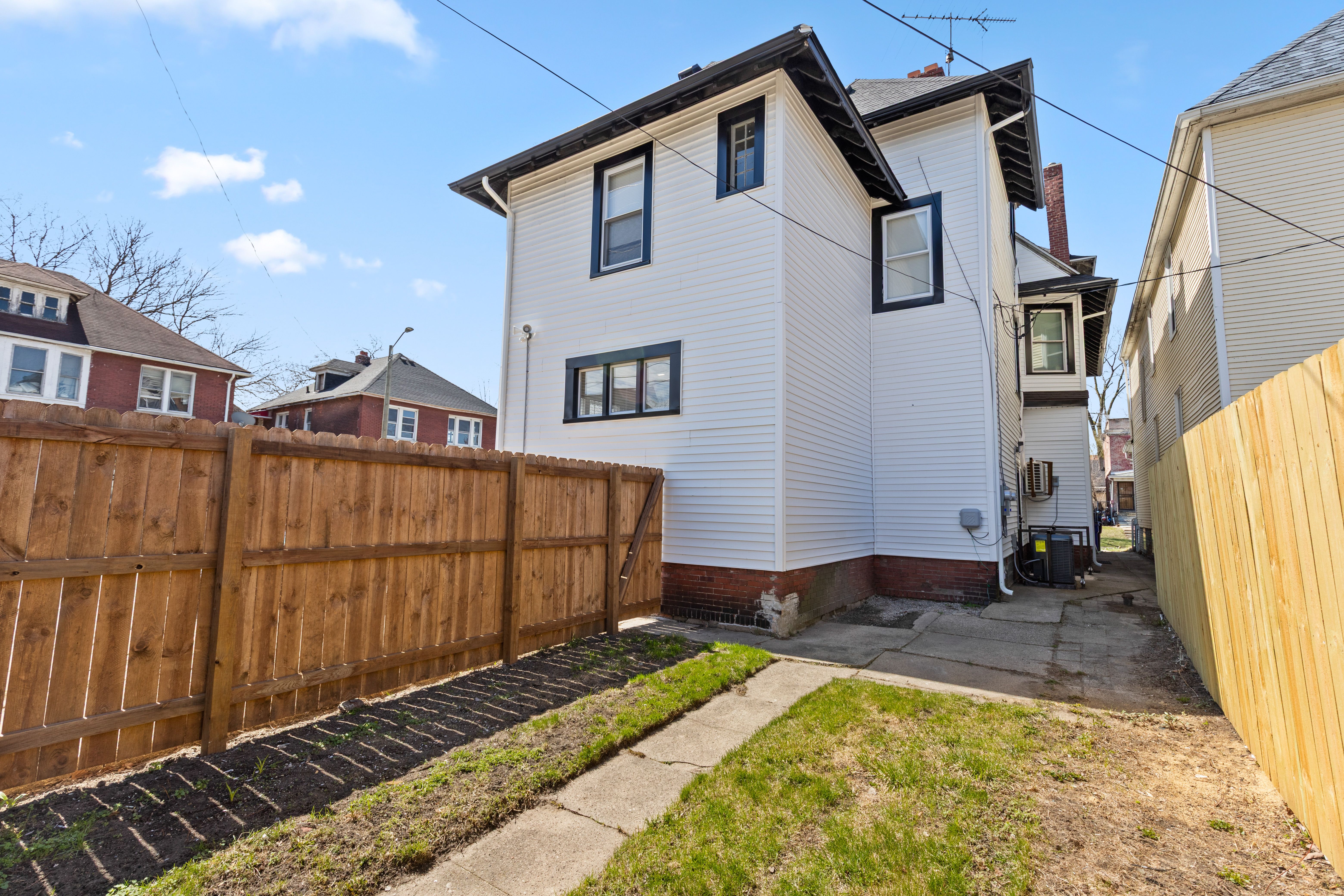 Detroit City Wayne, Michigan 48214, United States, 3 Bedrooms Bedrooms, ,1 BathroomBathrooms,Residential,Active,109473