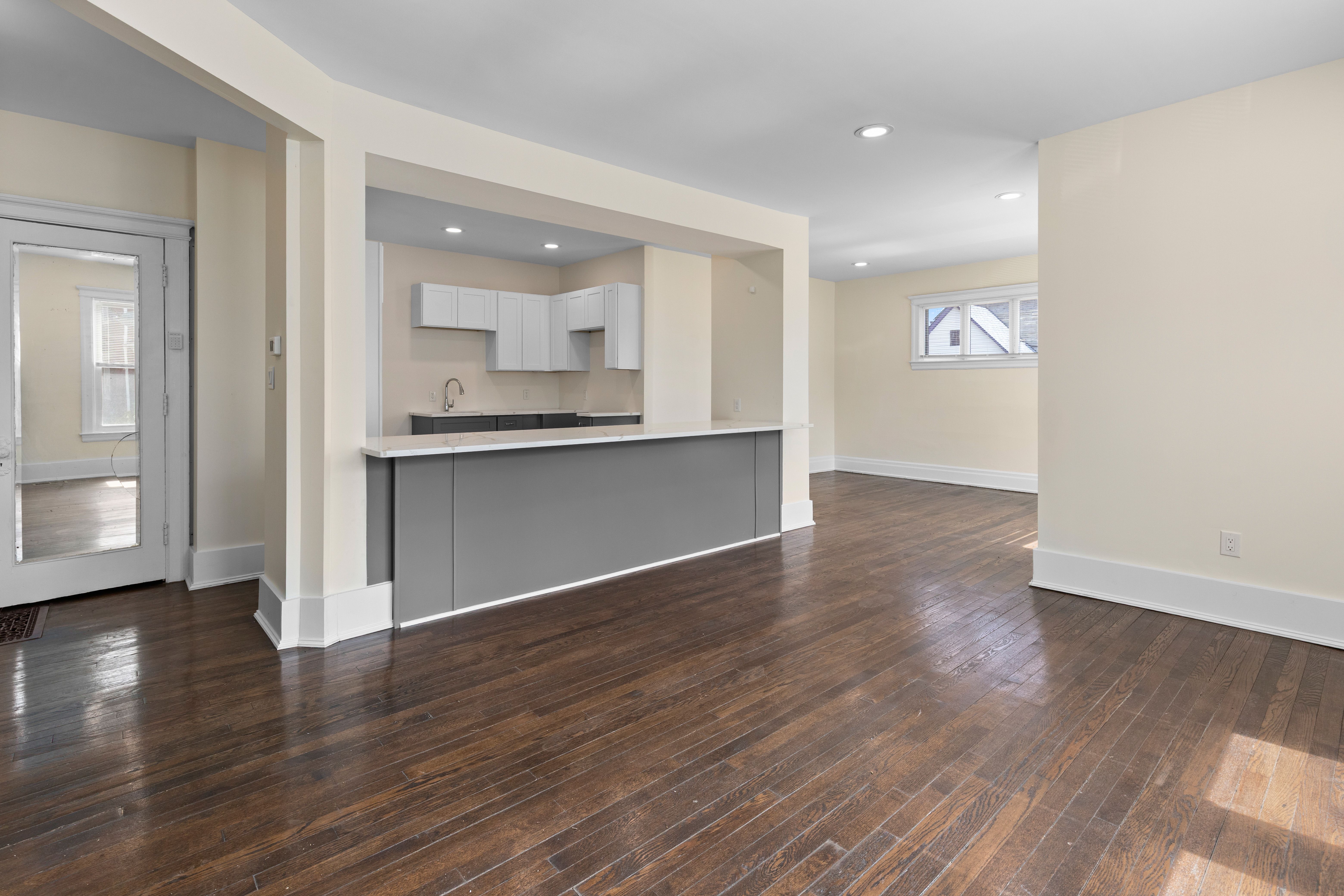 Detroit City Wayne, Michigan 48214, United States, 3 Bedrooms Bedrooms, ,1 BathroomBathrooms,Residential,Active,109473