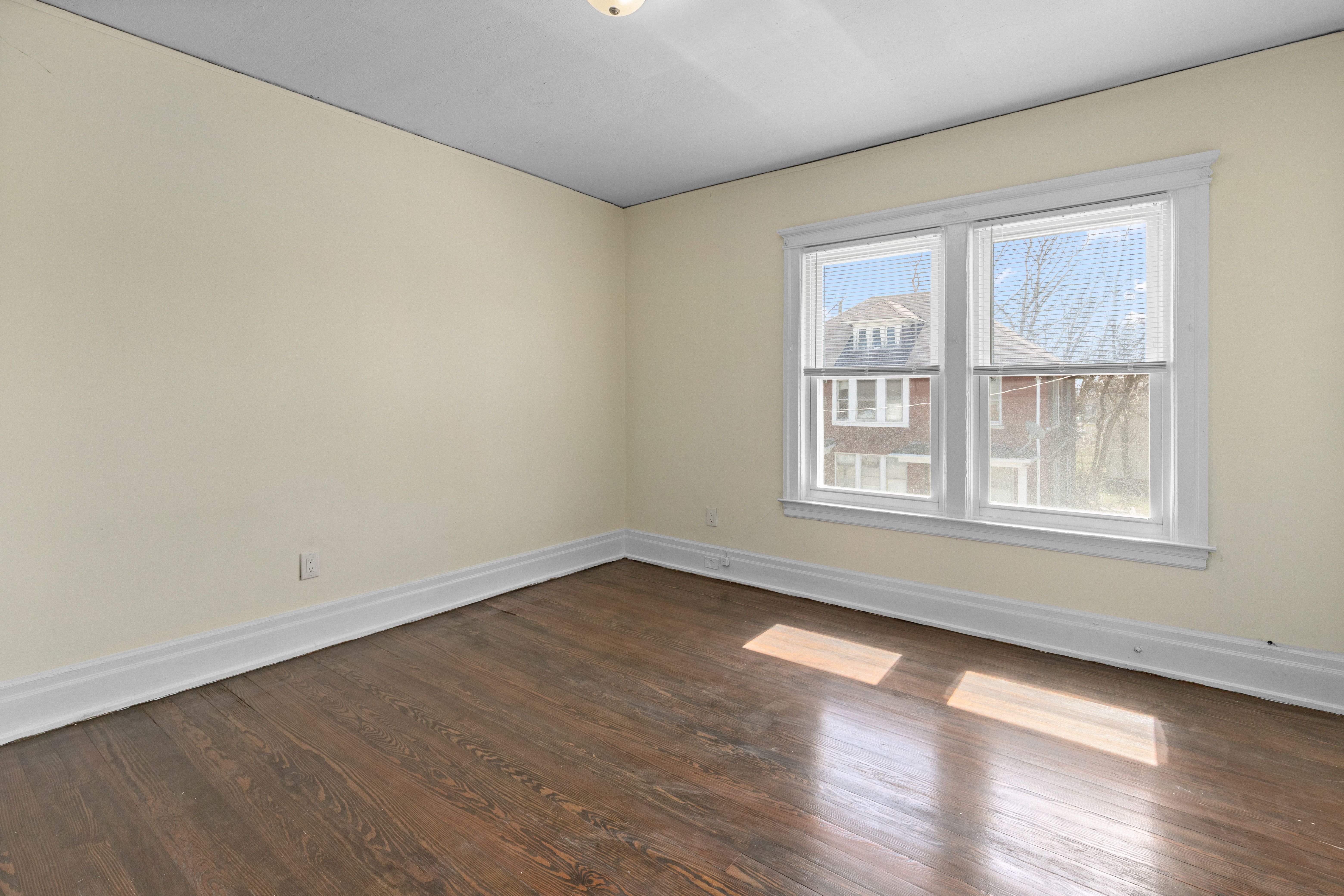 Detroit City Wayne, Michigan 48214, United States, 3 Bedrooms Bedrooms, ,1 BathroomBathrooms,Residential,Active,109473
