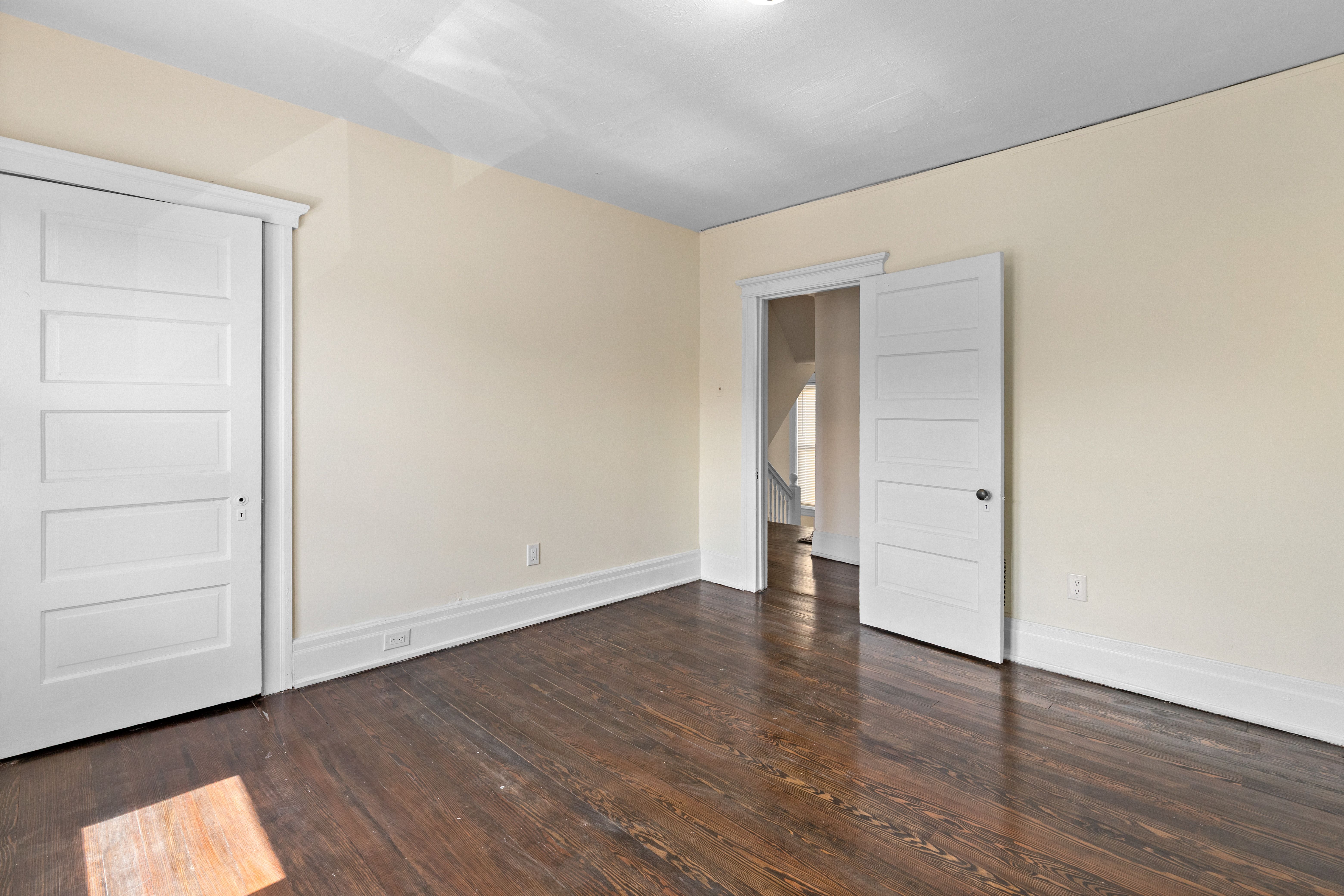 Detroit City Wayne, Michigan 48214, United States, 3 Bedrooms Bedrooms, ,1 BathroomBathrooms,Residential,Active,109473